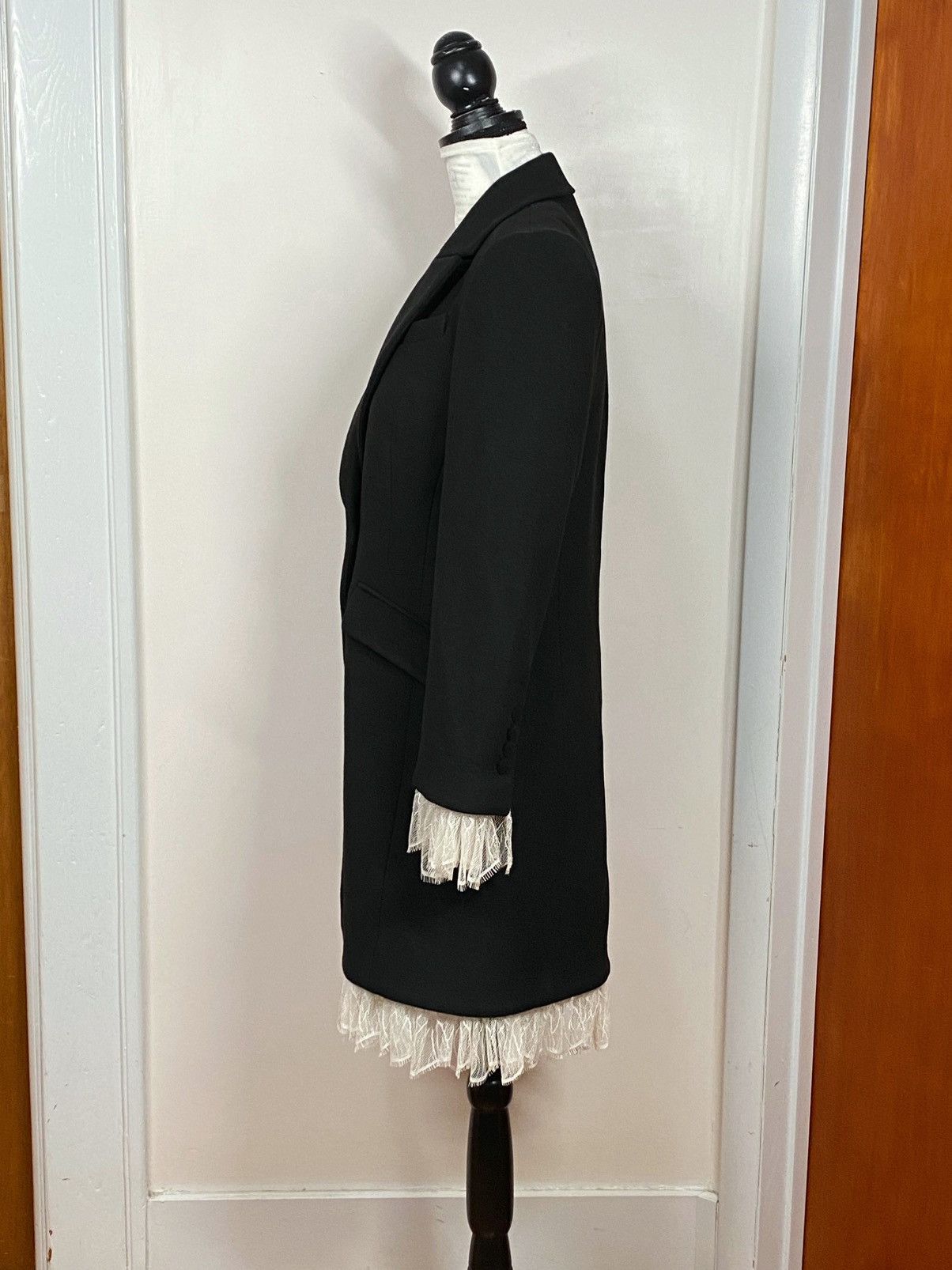 Cinq a Sept Cinq à Sept Roxie Lace-Trim Tailored Coat size S Size S / US 4 / IT 40 - 10 Thumbnail