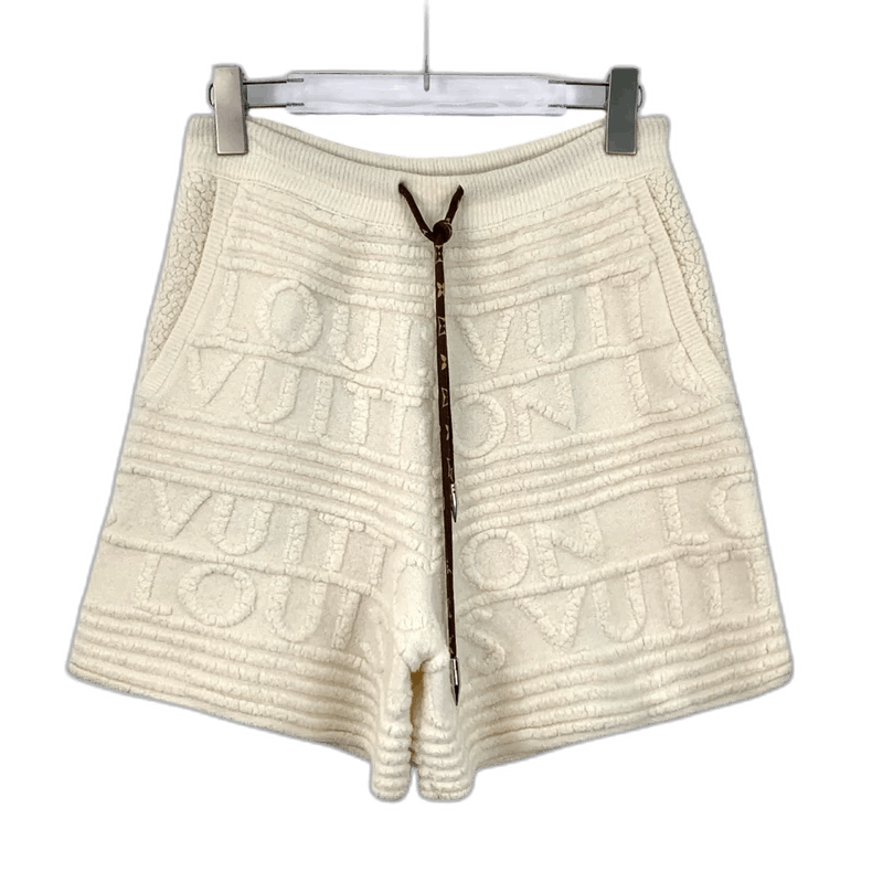 Louis Vuitton Louis Vuitton Beige Logo Embossed Casual Shorts Size US 34 / EU 50 - 1 Thumbnail