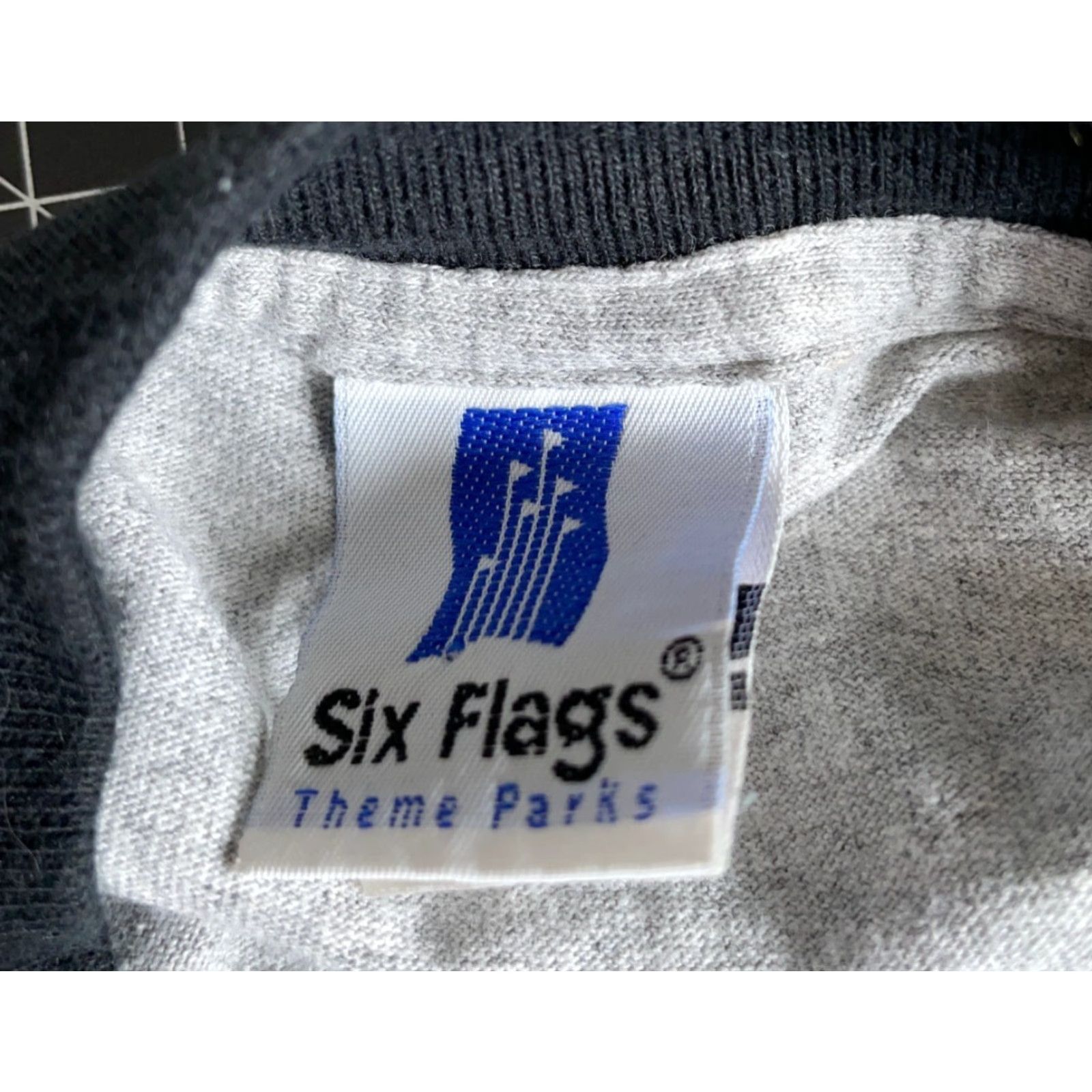 Vintage VINTAGE Six Flags T-Shirt Embroidered USA Made 2000s Ringer Gray 2X Big & Tall Men Mens Short Sleeve Crew Neck Cotton Blend Jersey Logo 90s Retro VTG Size US XXL / EU 58 / 5 - 3 Thumbnail