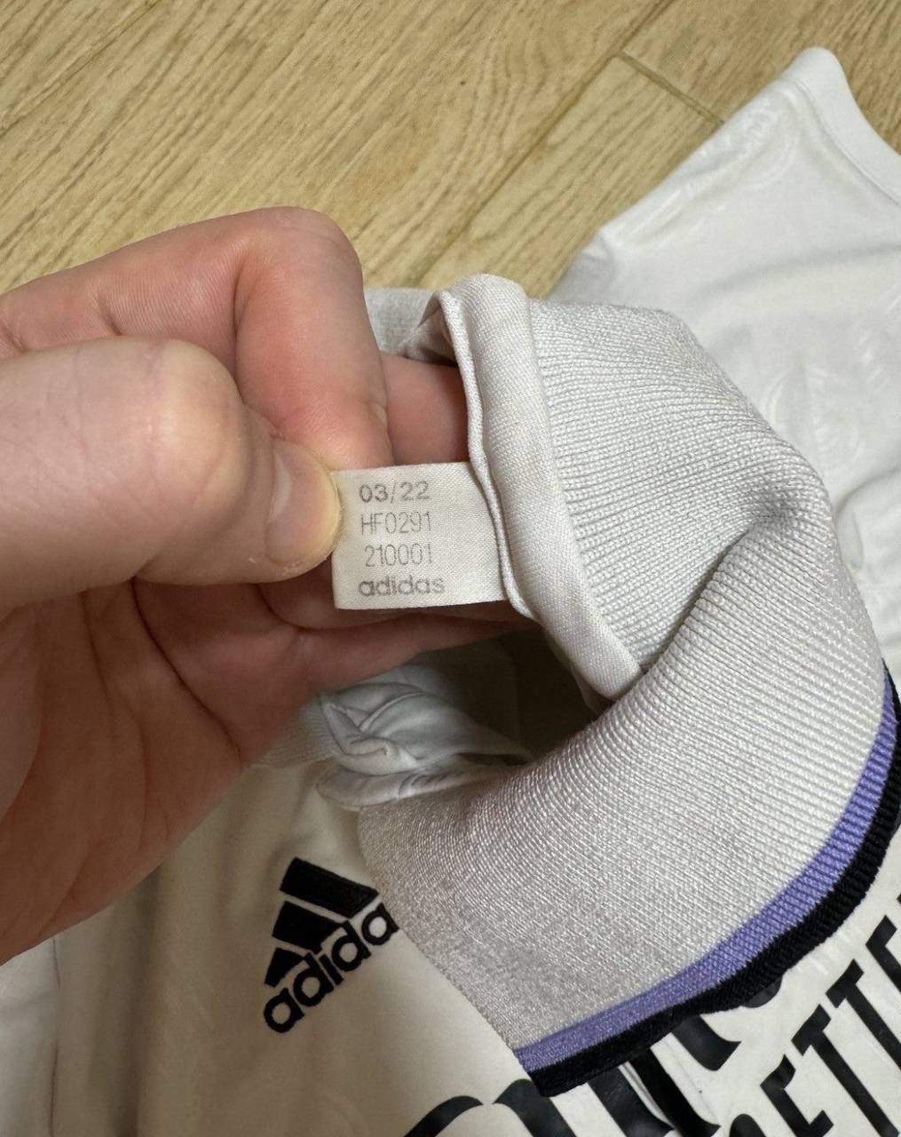 Vintage Real Madrid Soccer vintage home jersey Size US XL / EU 56 / 4 - 8 Thumbnail