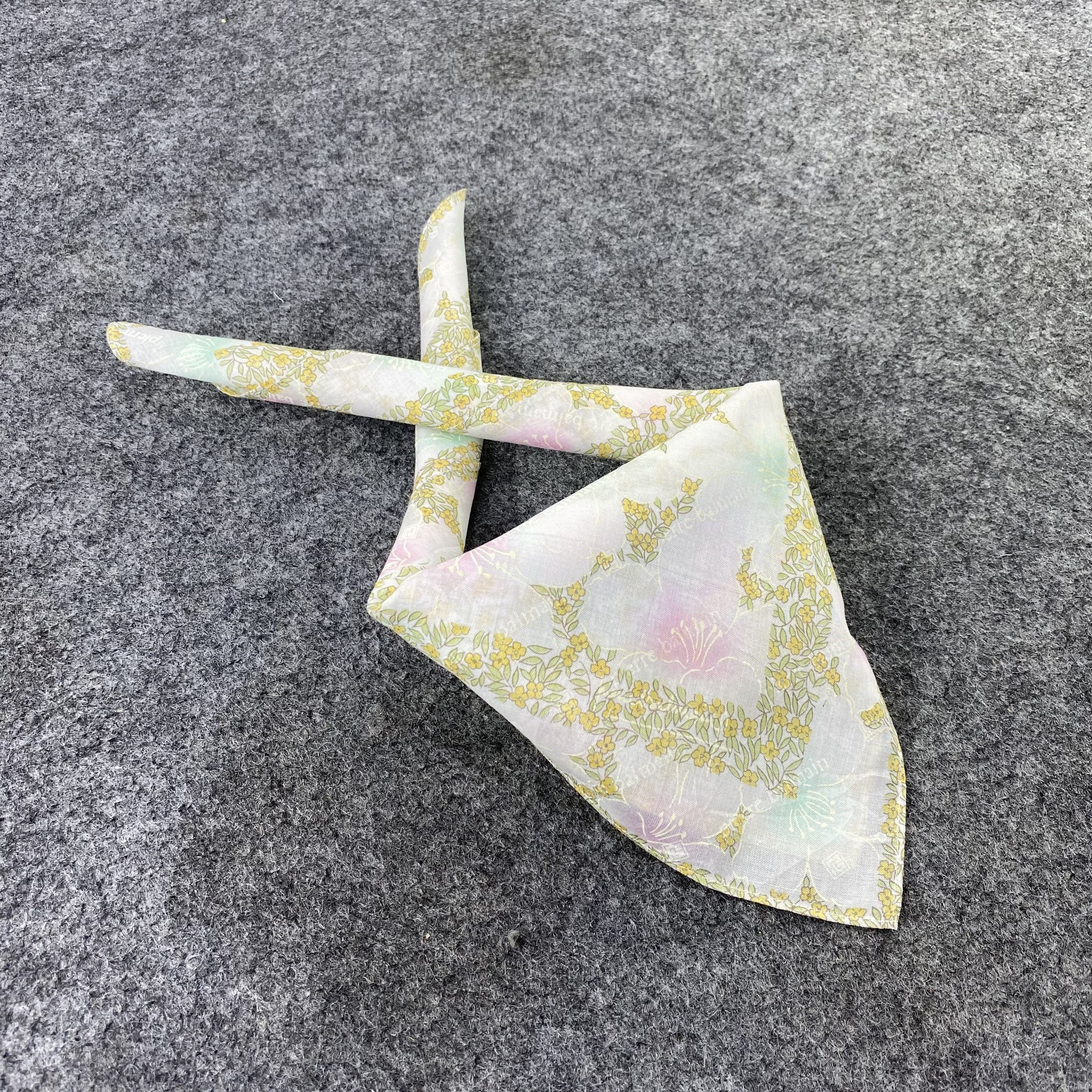 Pierre Balmain Pierre Balmain Handkerchief / Bandana / Neckerchief-B1375 Size ONE SIZE - 1 Thumbnail