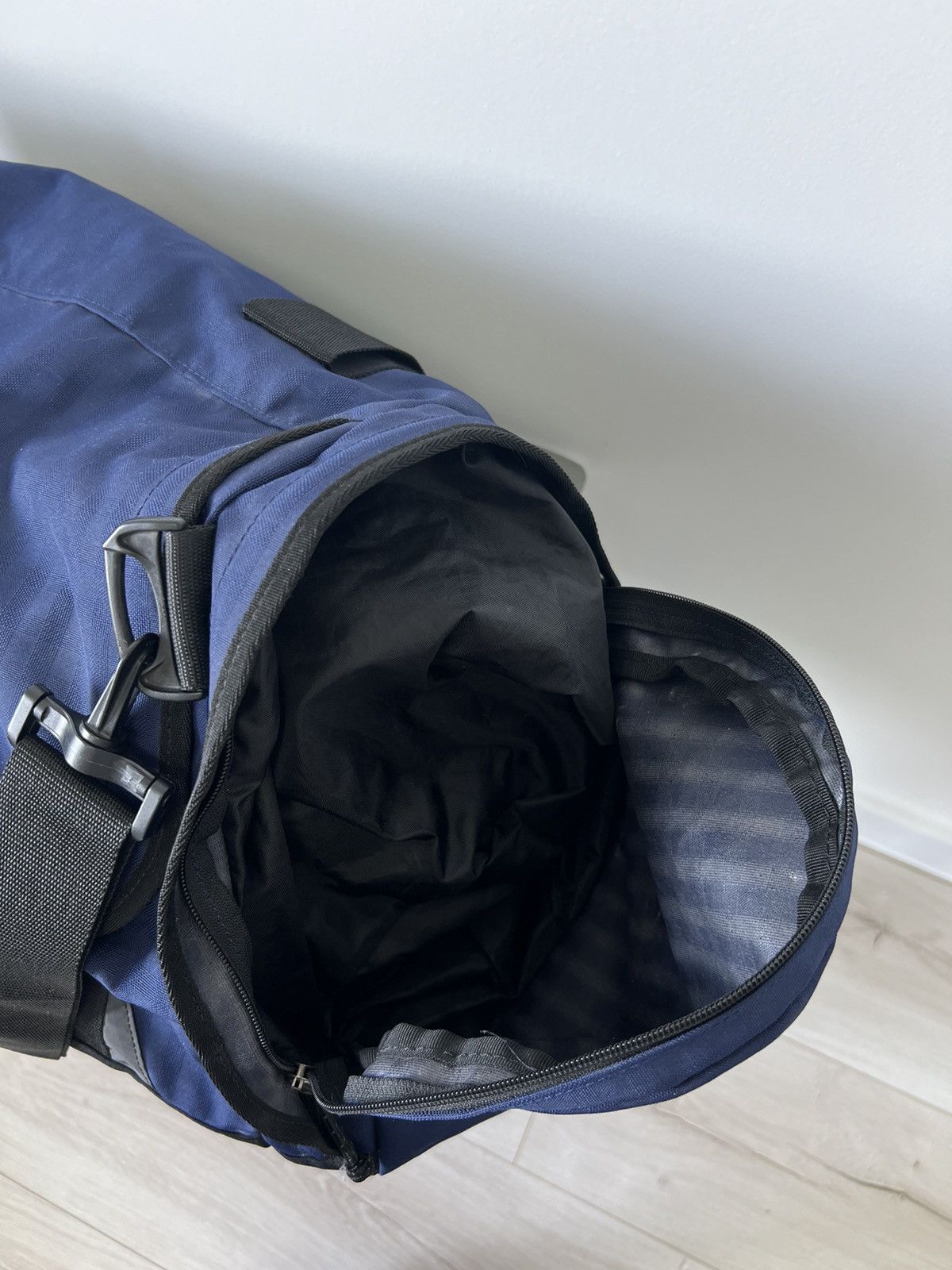 Eastpak × Vintage Waterproof Eastpak Large Duffle Bag 💼 Size ONE SIZE - 12 Thumbnail