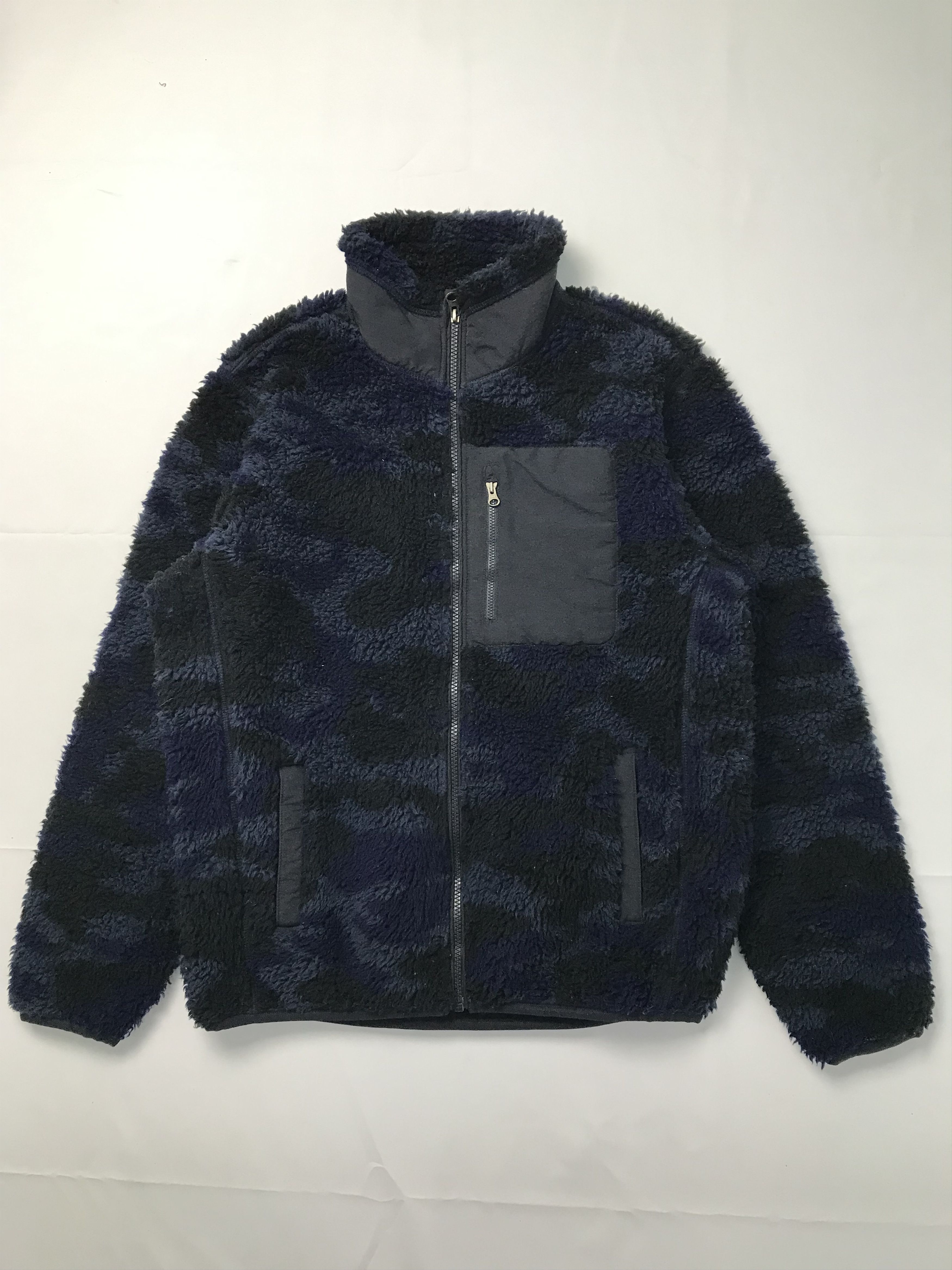 Uniqlo Uniqlo fleece camo Size US L / EU 52-54 / 3 - 1 Thumbnail