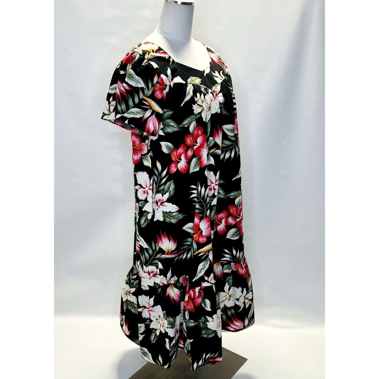 Vintage Vintage KY'S Women's Muumuu Hawaiian Midi Dress Cotton Black Floral Large Size L / US 10 / IT 46 - 2 Thumbnail