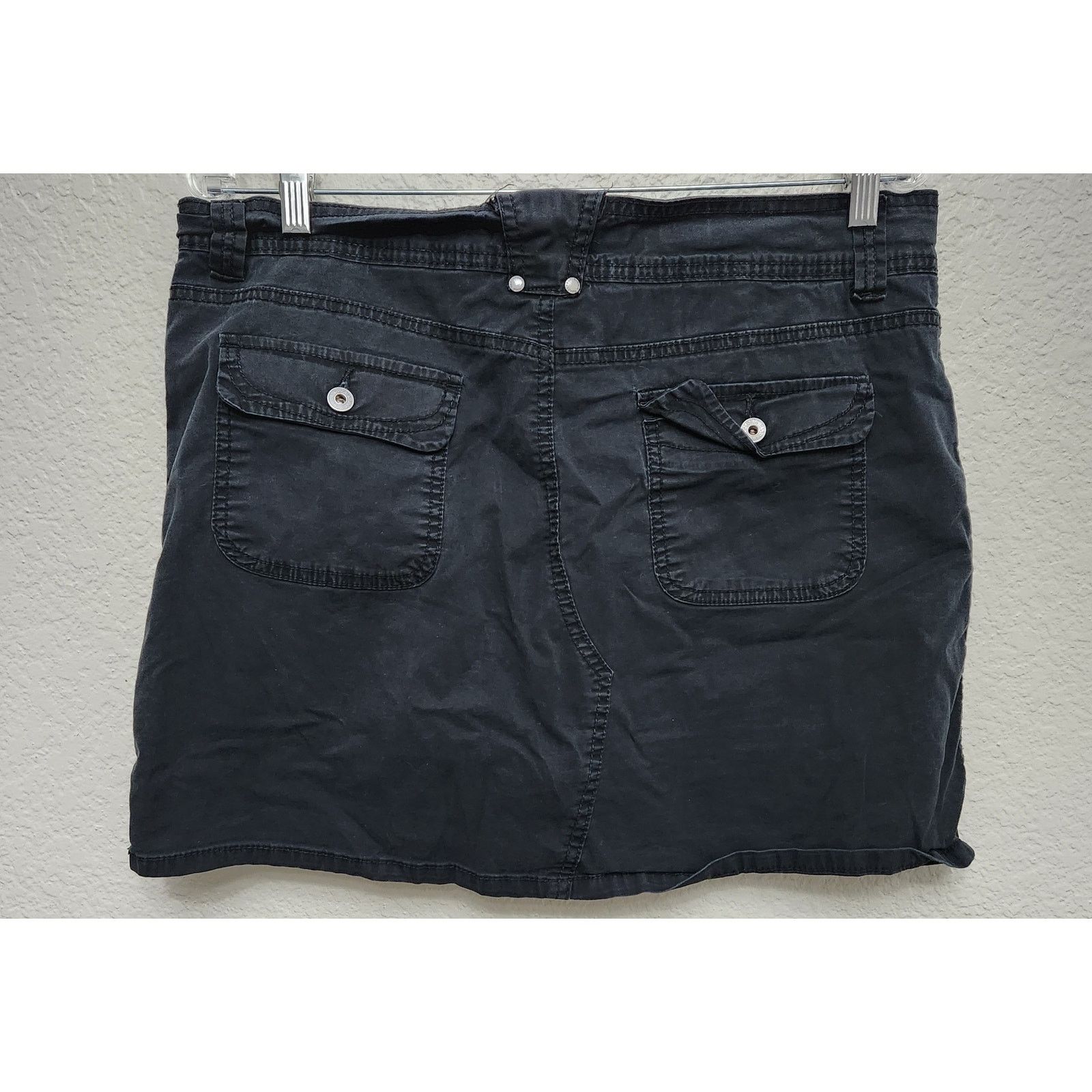 Gloria Vanderbilt Gloria Vanderbilt Black Flat Front Slashed Pockets Skorts 14 Size 37" - 3 Thumbnail