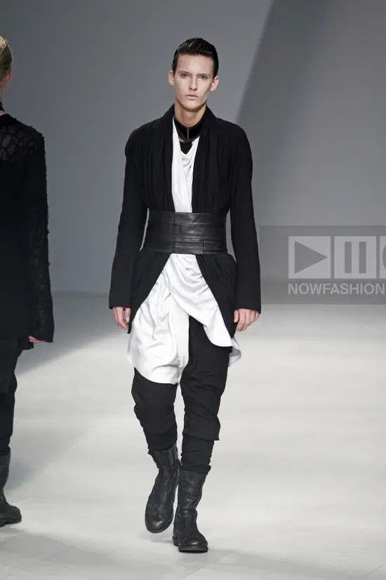 Julius JULIUS FALL-WINTER 2011-2012 Asymmetric Drawstring Jacket Size US M / EU 48-50 / 2 - 1 Thumbnail