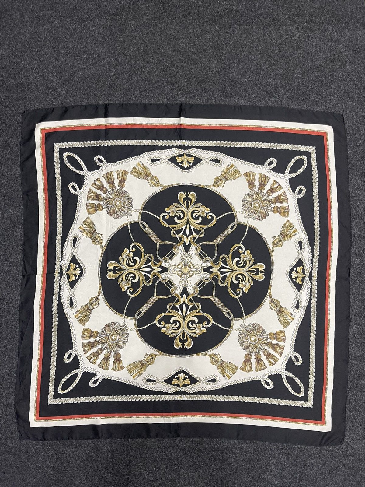 Japanese Brand Rope Picnic Passage Silk-Touch Geometric Shawl Size ONE SIZE - 1 Thumbnail