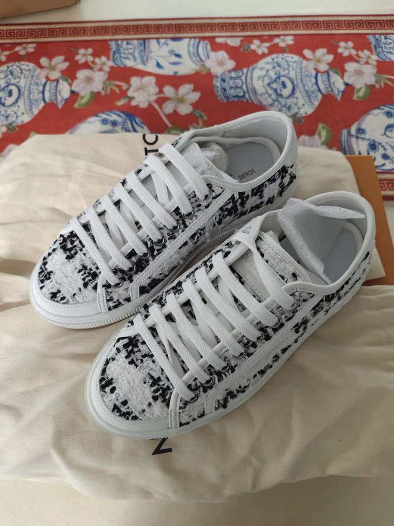 Louis Vuitton Louis Vuitton 25 styles Sneakers - dmc Size US 10 / EU 43 - 1 Thumbnail