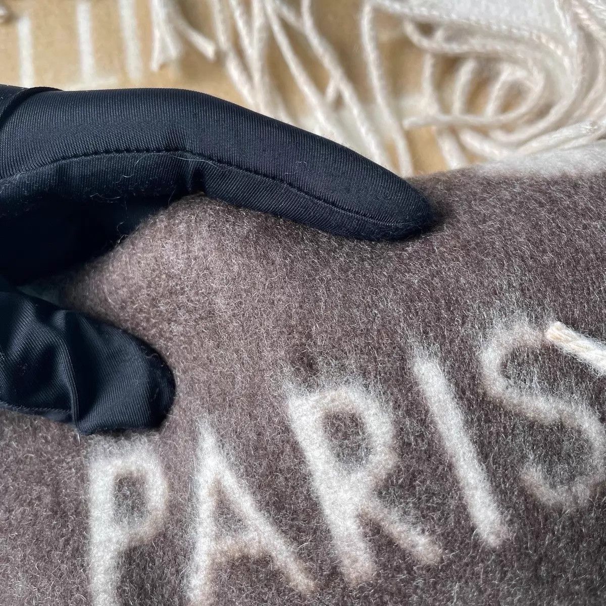 Louis Vuitton Louis Vuitton Scarf Size ONE SIZE - 5 Thumbnail