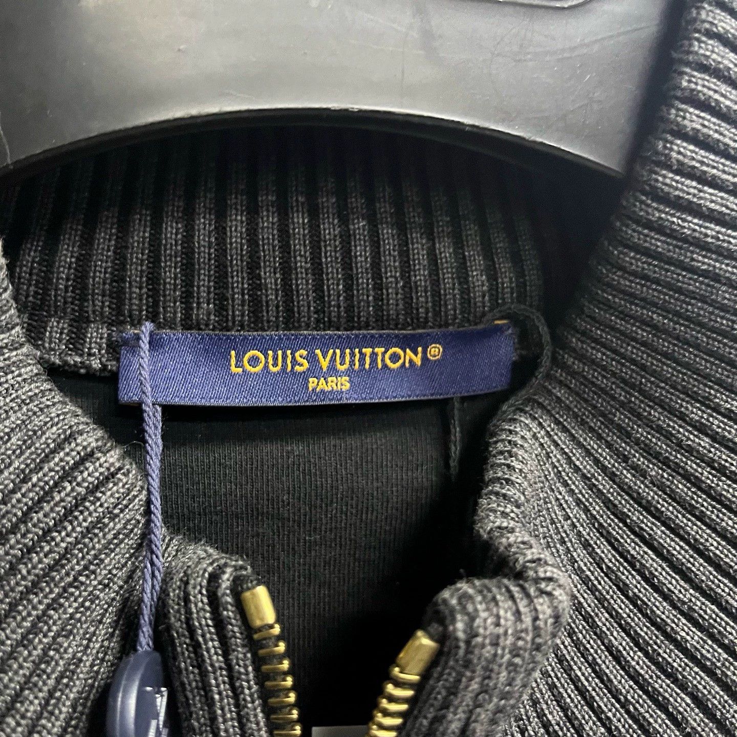 Louis Vuitton louis vuitton black logo zip-up jacket Size US L / EU 52-54 / 3 - 3 Thumbnail