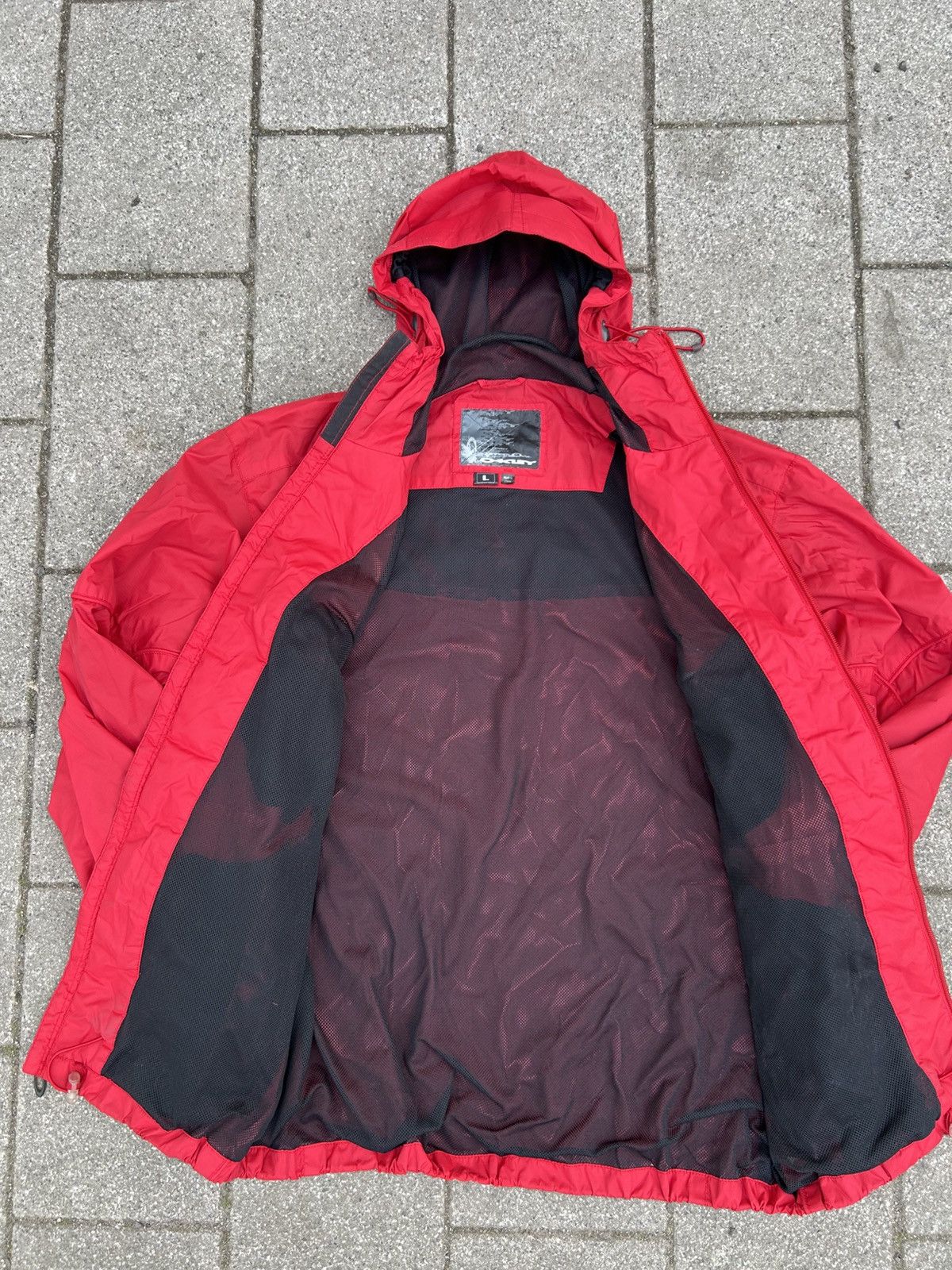 Oakley Oakley Vintage red Hooded Windbreaker Jacket Nylon Jacket Size US L / EU 52-54 / 3 - 10 Thumbnail