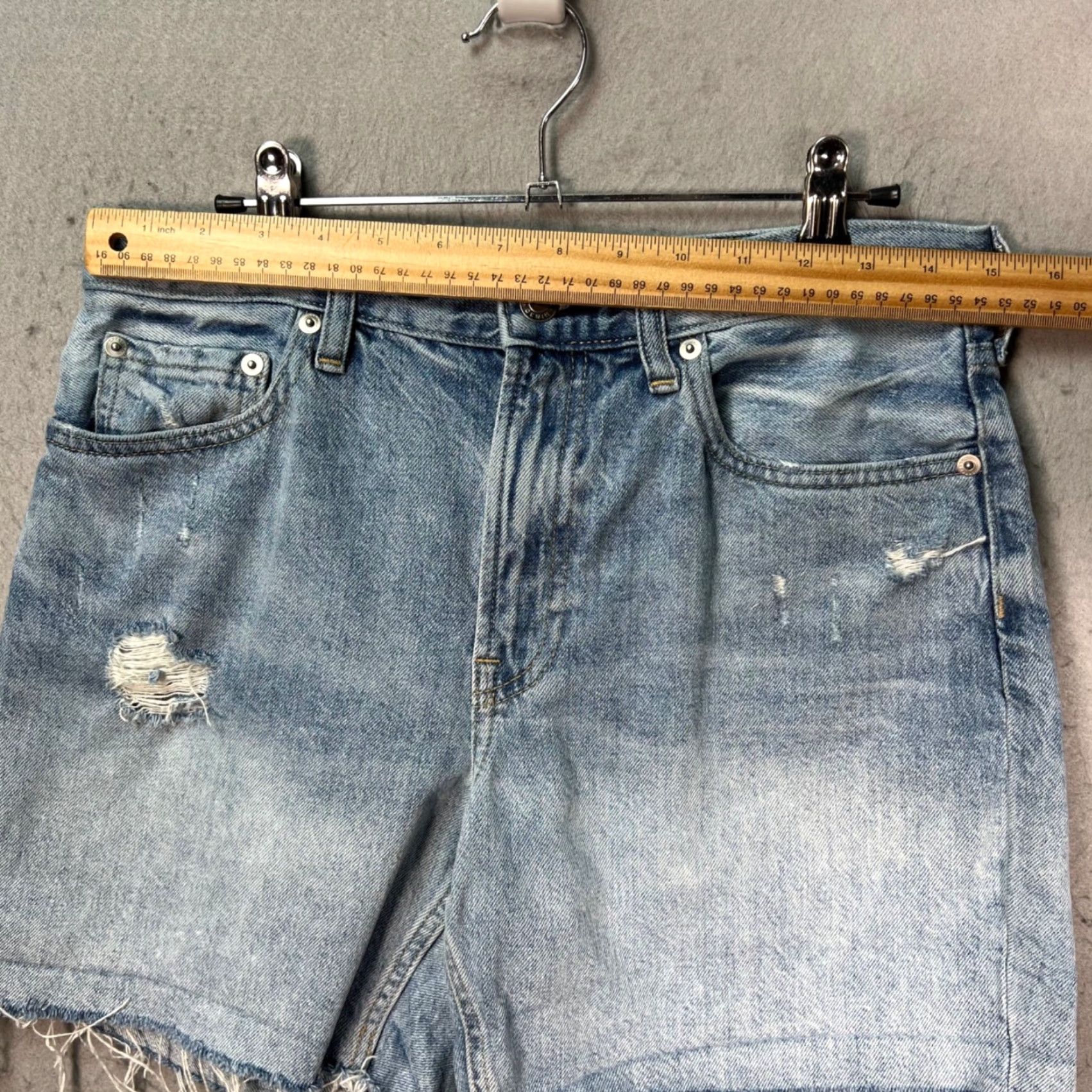 Everlane Everlane Womens 27 Distressed Denim Shorts Frayed Hem Organic Cotton Denim 5-Pocket Design High Rise Casual Summer Womens Shorts Size 27" / US 4 / IT 40 - 5 Thumbnail