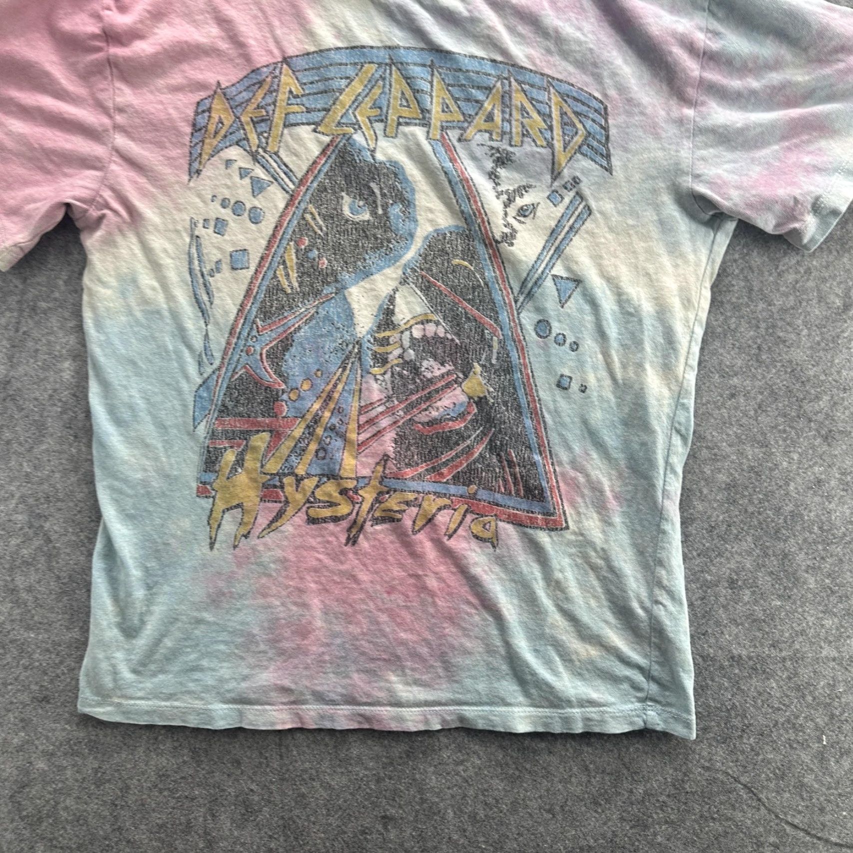 Vintage VINTAGE Def Leppard T-Shirt Men Small Tie Dye Hysteria Tour 80s Band Rock Memorabilia Size US S / EU 44-46 / 1 - 4 Thumbnail