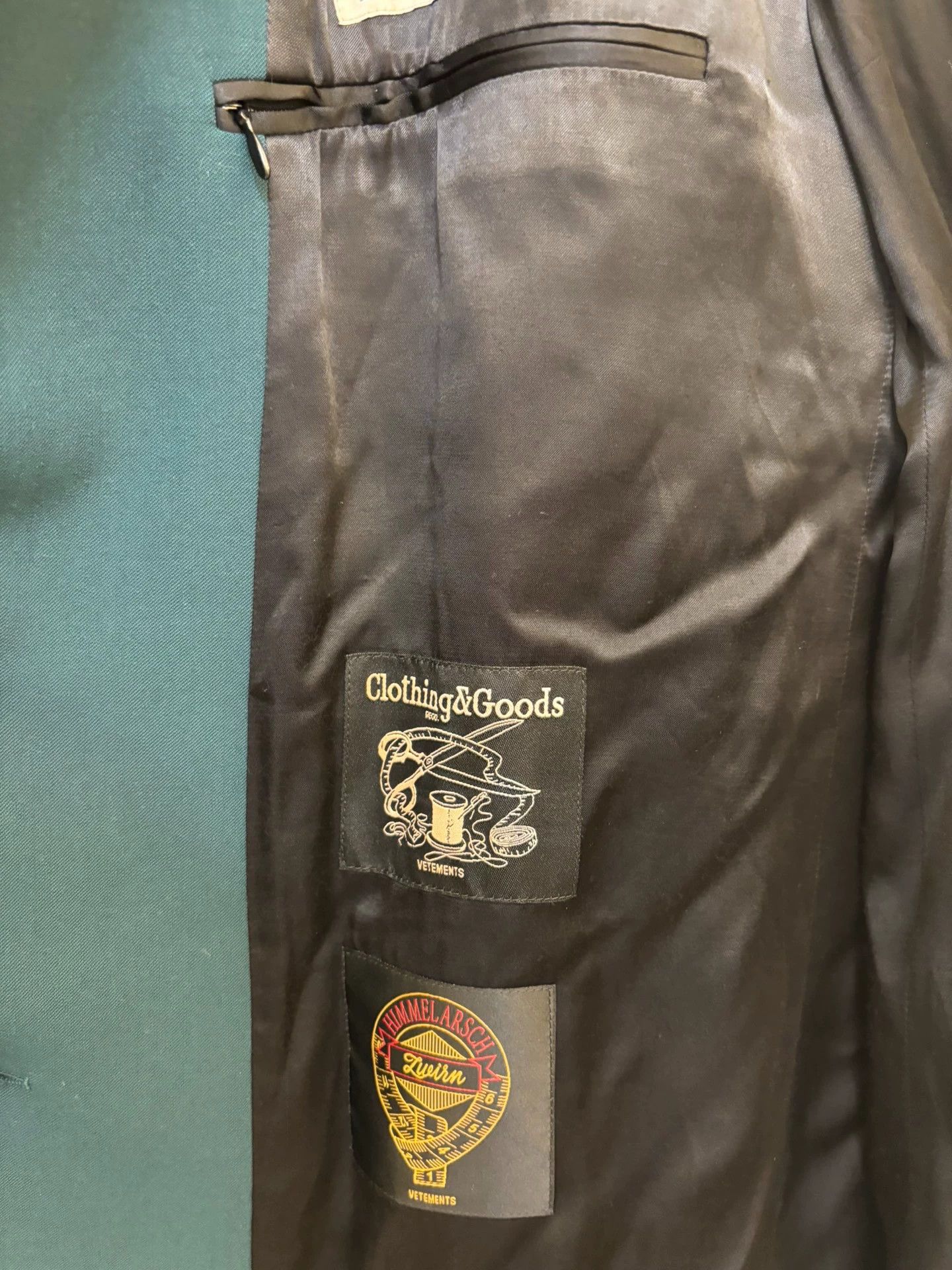 Vetements Vetements 19AW Oversized Suit Blazer w/ Shoulder Pads, Logo Size US M / EU 48-50 / 2 - 5 Thumbnail