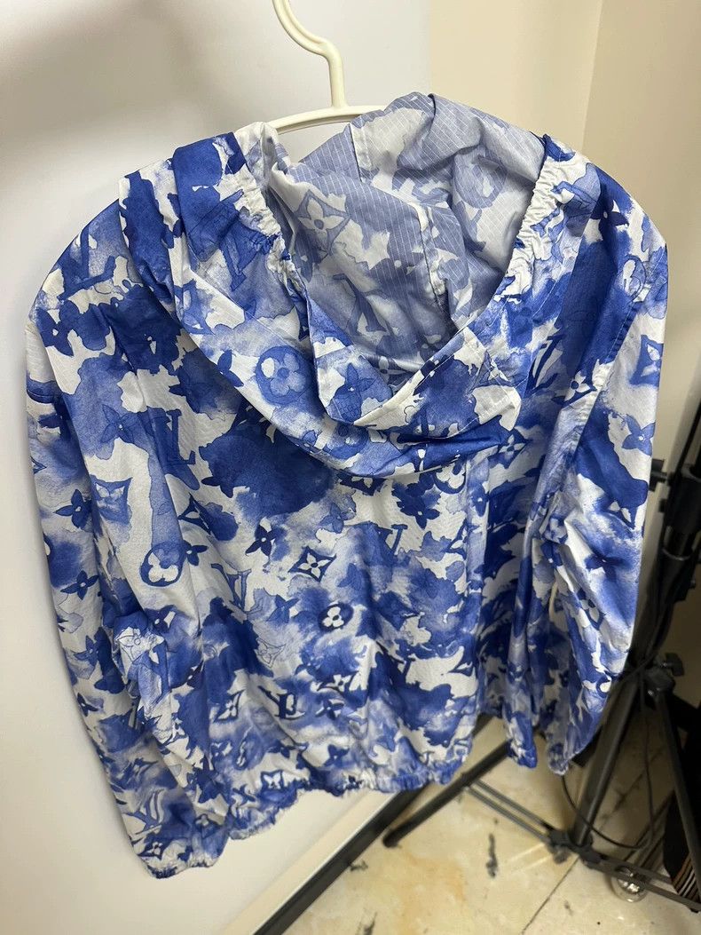 Louis Vuitton Louis Vuitton Blue floral hooded jacket Size US S / EU 44-46 / 1 - 2 Thumbnail