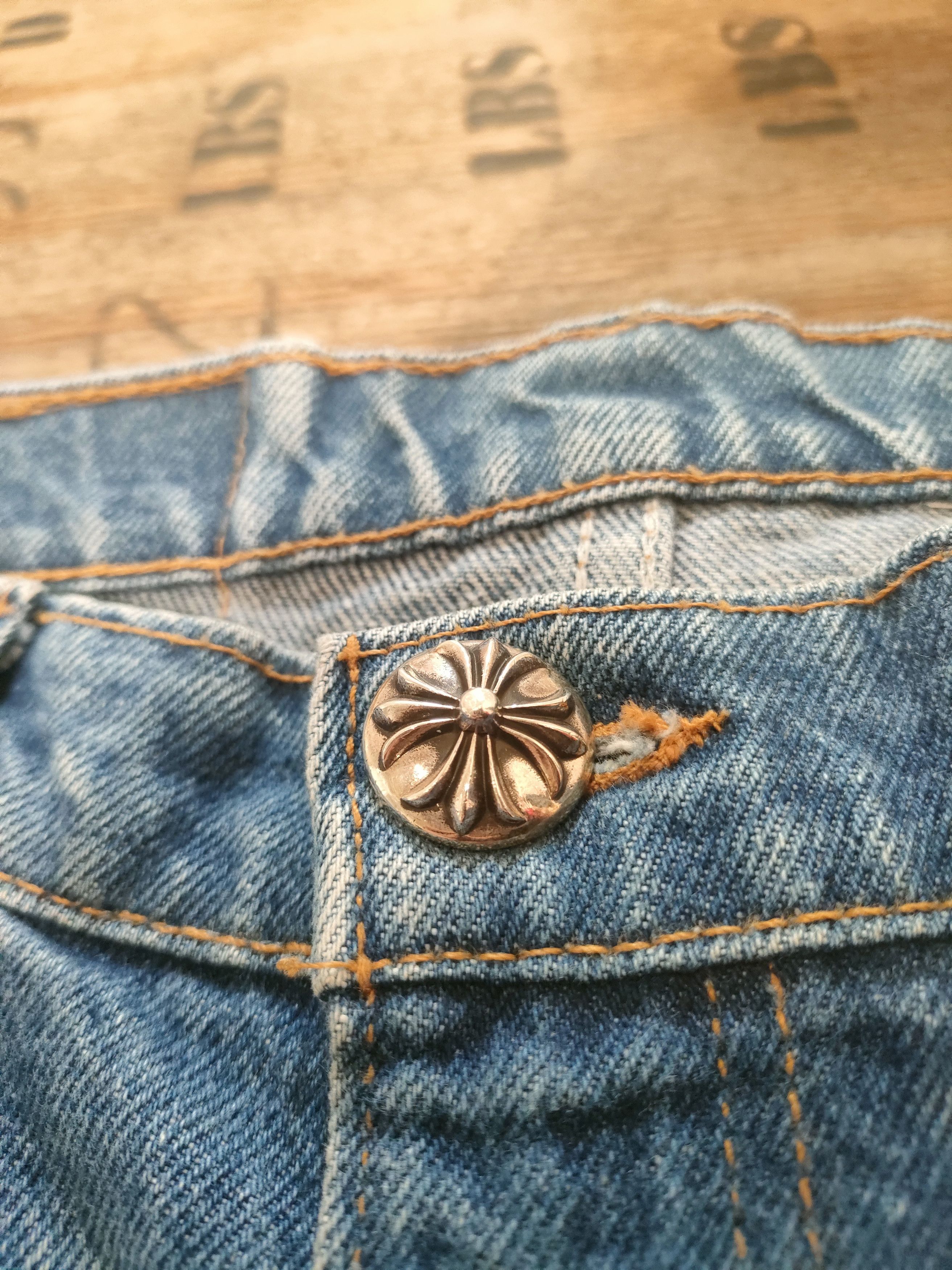 Chrome Hearts Chrome Hearts Levi's 517 Blue Cross Patch Spraypainted Jeans Size US 33 - 4 Thumbnail