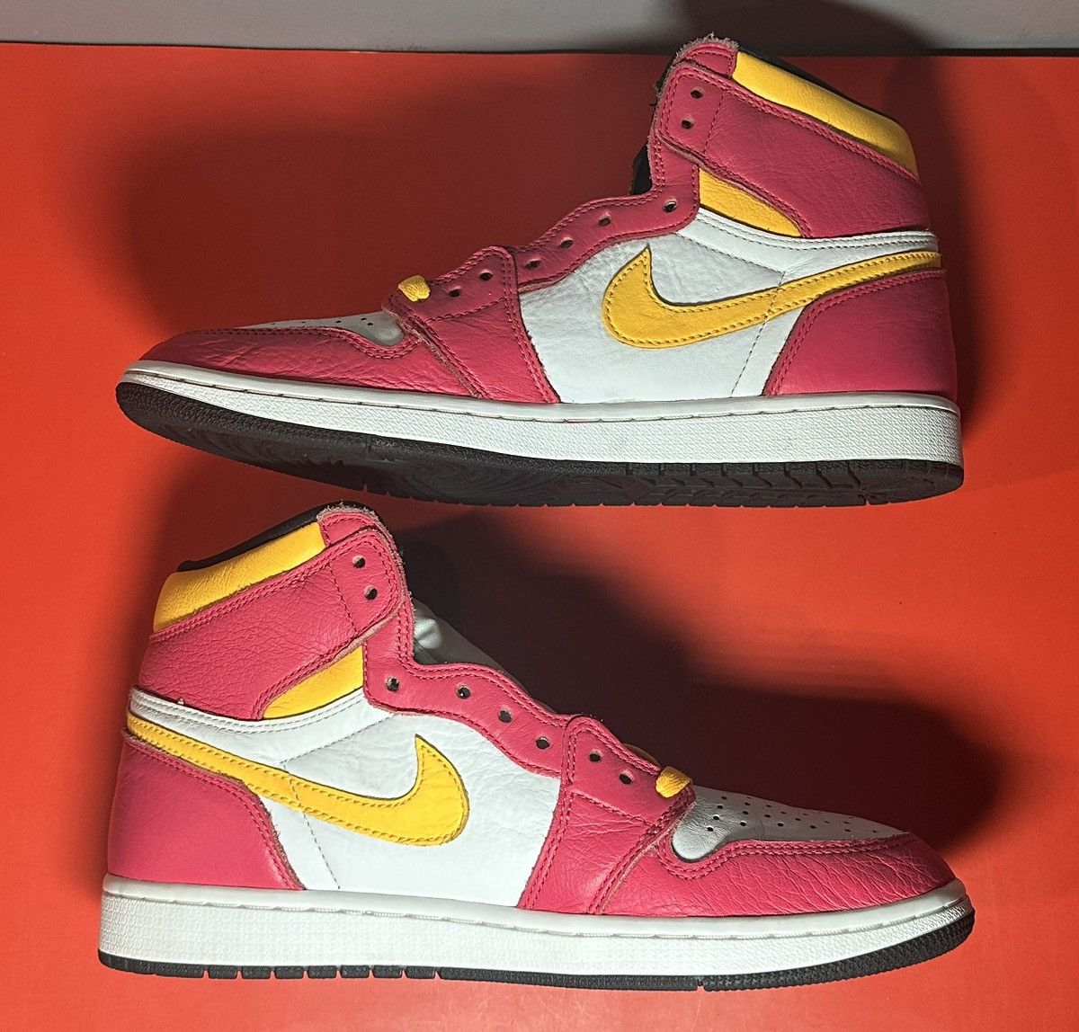 Jordan Brand Size 10 - Jordan 1 Retro High OG Light Fusion Red 2021 Size US 10 / EU 43 - 3 Thumbnail