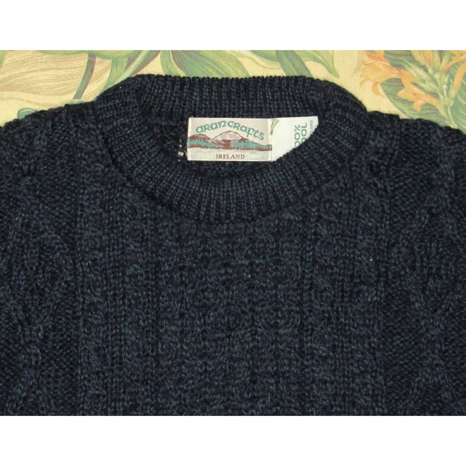 Vintage ARAN CRAFTS Navy Blue Wool Cableknit Ireland Sweater Small Size US S / EU 44-46 / 1 - 2 Thumbnail