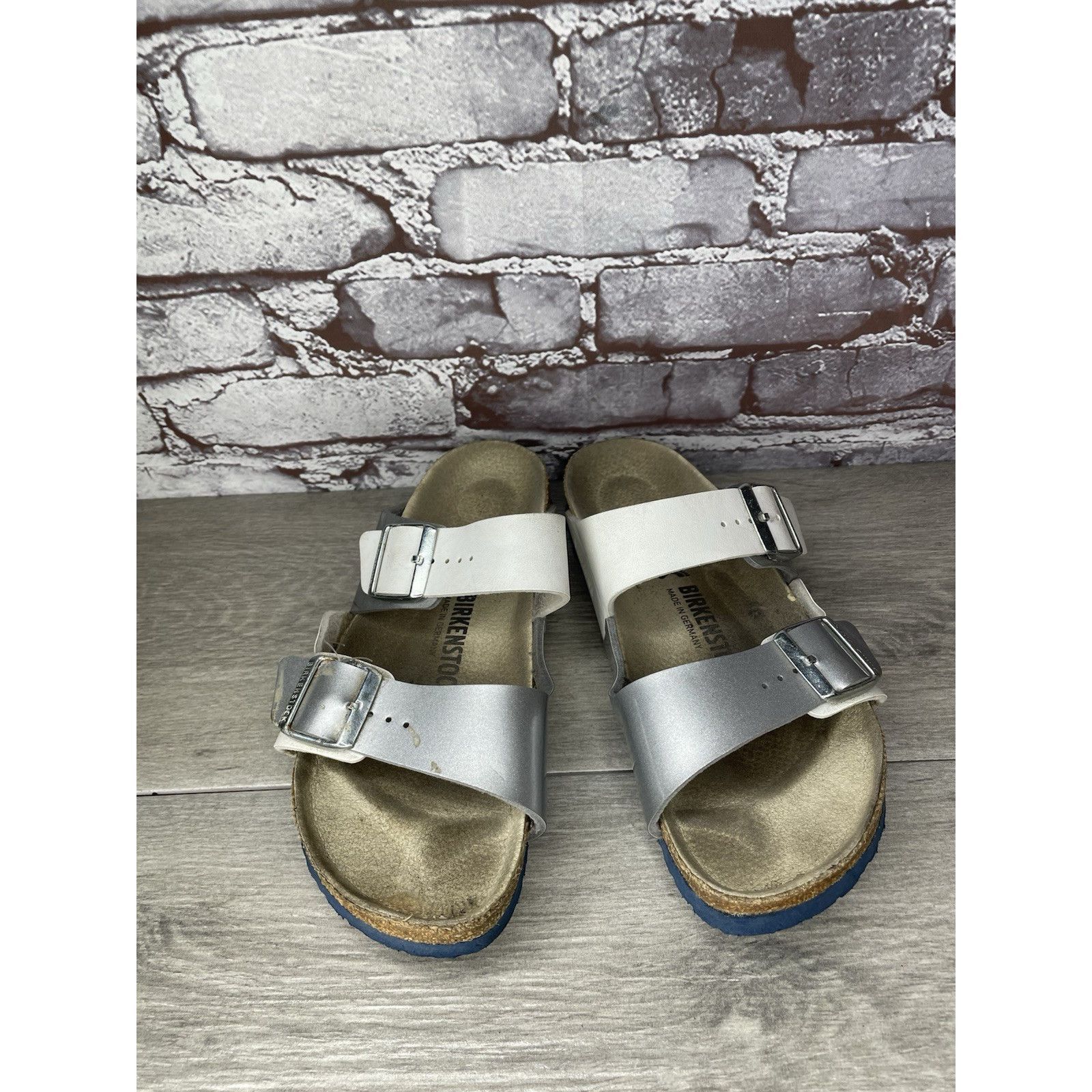 Birkenstock Birkenstock Arizona Two Toned Silver White Leather Strap San Size US 10 / IT 40 - 19 Thumbnail