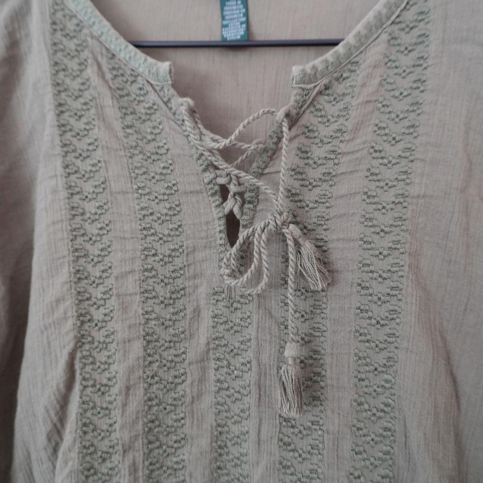 Lauren Ralph Lauren Ralph Lauren Top Women's M Olive Green Embroidered V Neck Size M / US 6-8 / IT 42-44 - 3 Thumbnail