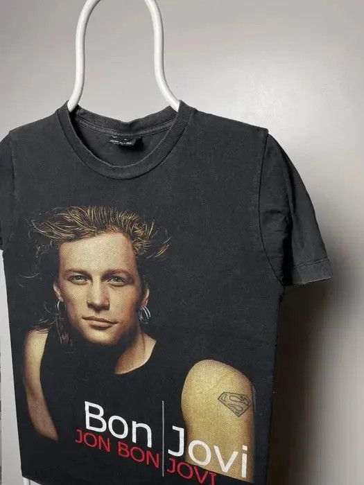 Band Tees Bon Jovi T-shirt full logo artist vintage rock tee size M Size US M / EU 48-50 / 2 - 2 Thumbnail