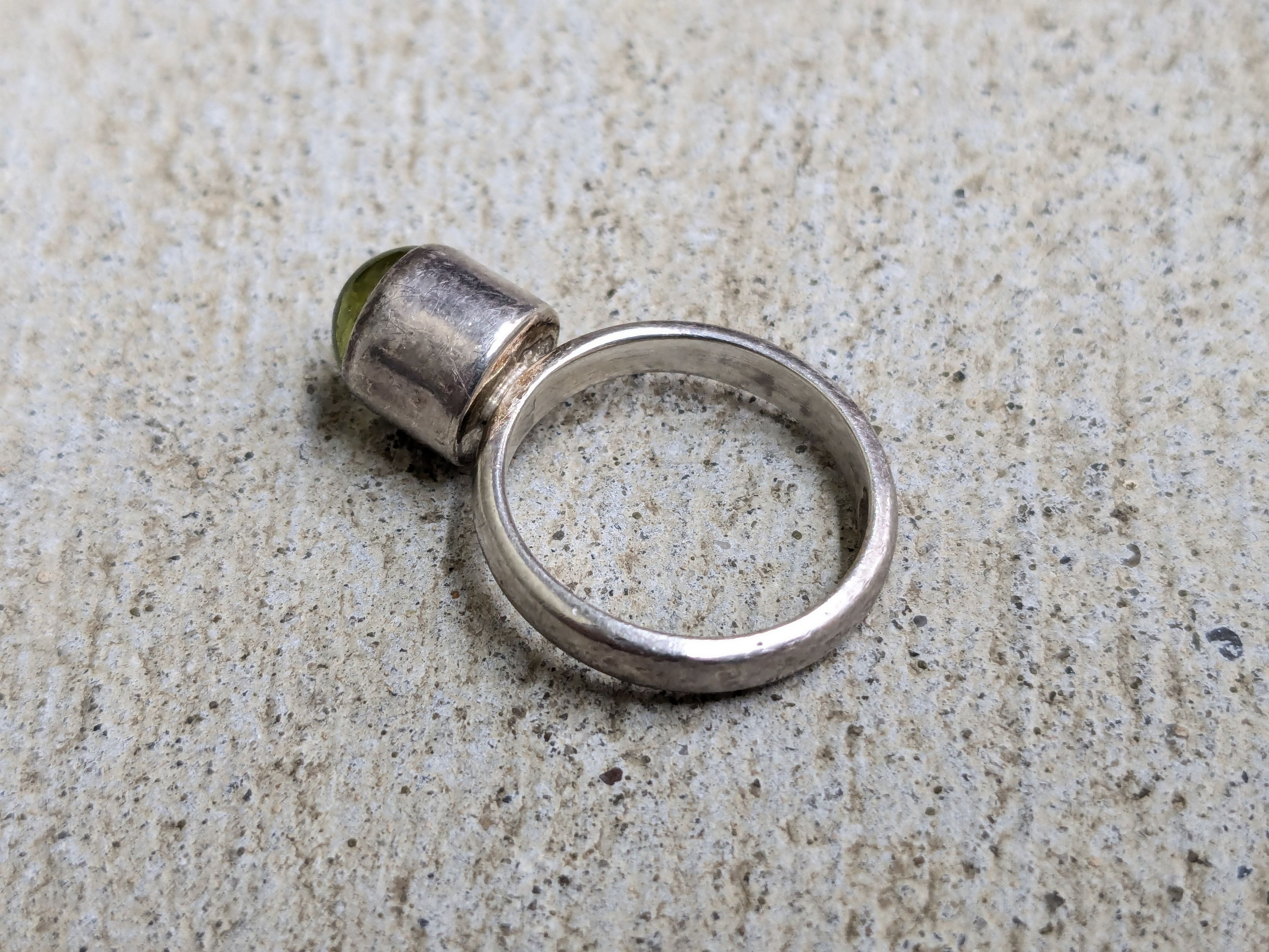 Other Vintage Sterling Silver Ring Green Peridot 6 Modern Abstract Size ONE SIZE - 8 Thumbnail