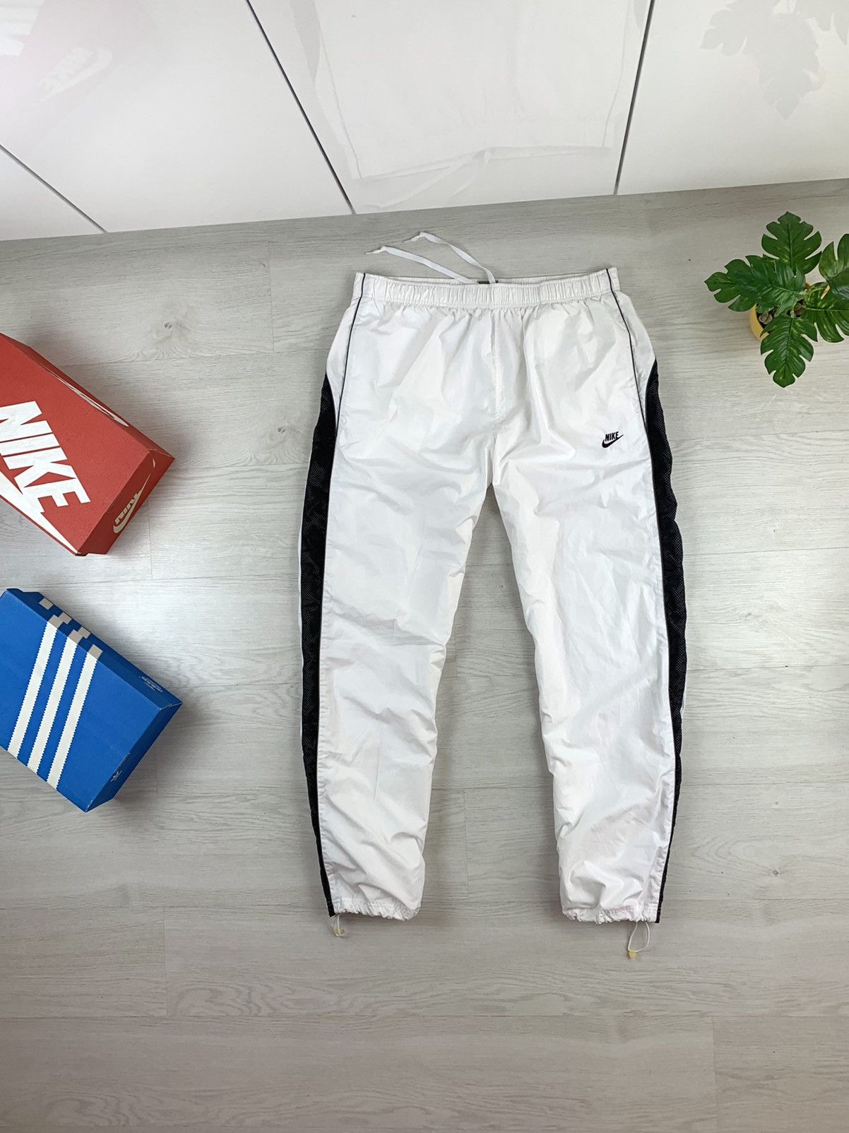 Vintage RARE Vintage y2k Nike Drill Nylon Track Pants White Size XXL Size US 38 / EU 54 - 1 Thumbnail