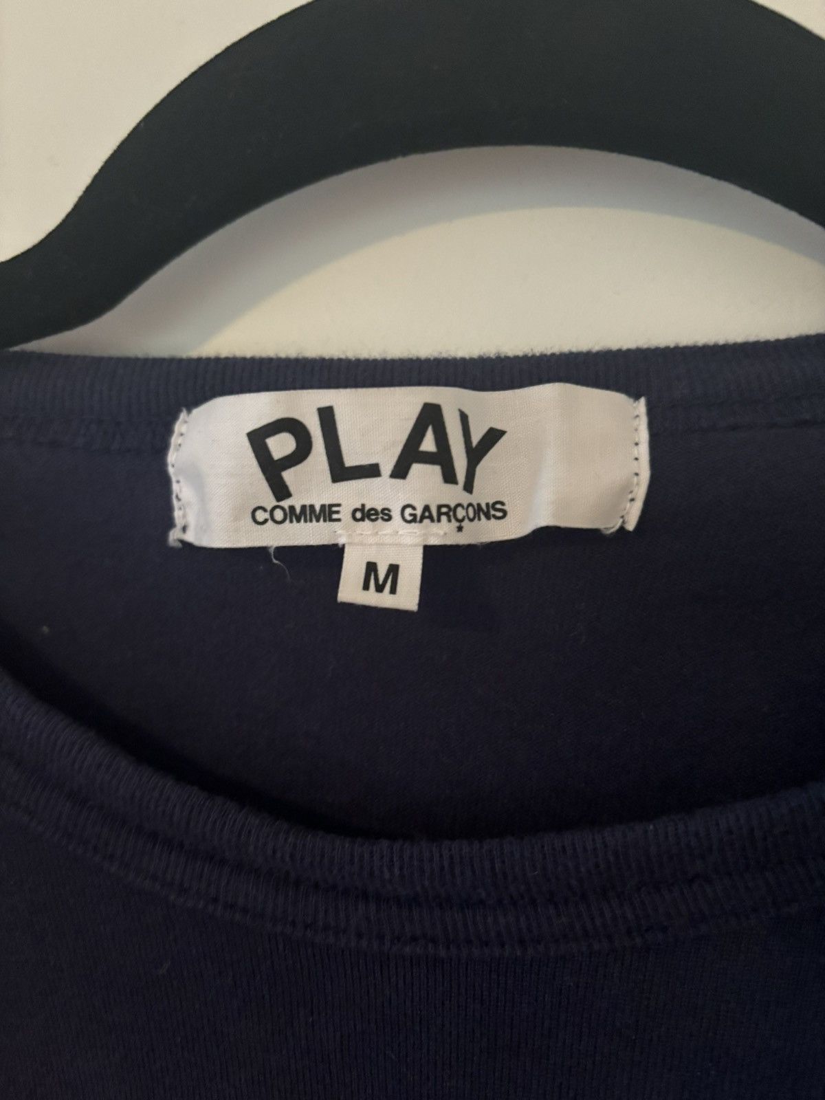 Comme des Garcons PLAY Gold heart patch cdg play navy tee Size US M / EU 48-50 / 2 - 4 Thumbnail