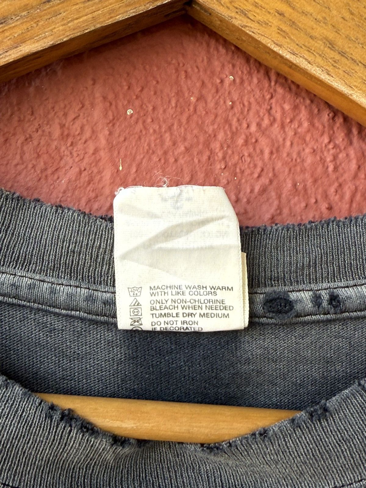 Band Tees Vintage Grunge Trash Y2K Sunfaded Nirvana Smiley 2003©️ Size US S / EU 44-46 / 1 - 15 Thumbnail
