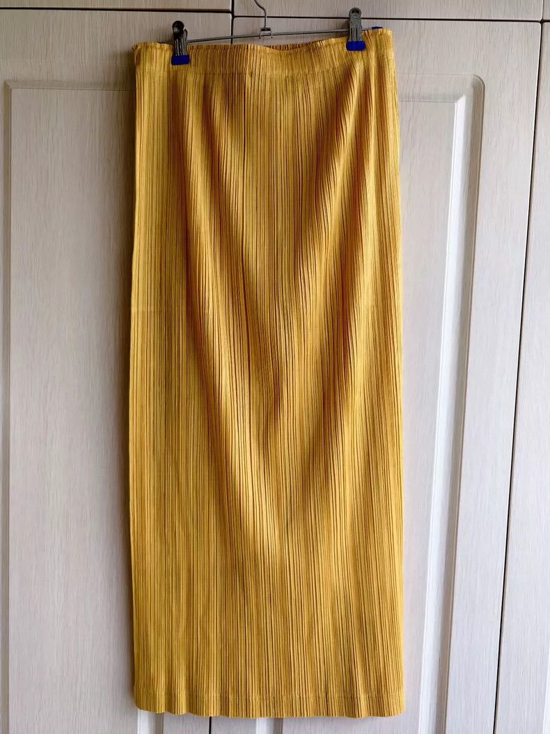 Issey Miyake Issey Miyake size:5 Ginger yellow pleated skirt Size 22" - 2 Thumbnail