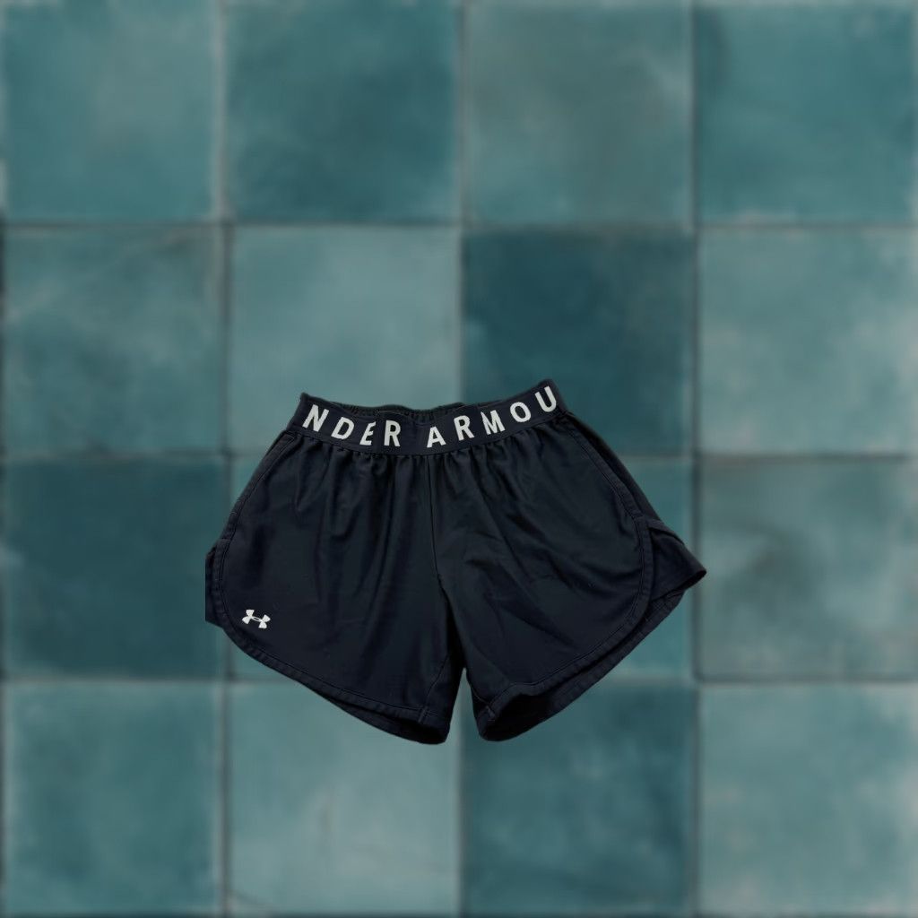 Under Armour VINTAGE? Wait—no. Under Armour Shorts Women S Black HeatGear Loose Running Athletic Size 28" / US 6 / IT 42 - 1 Thumbnail