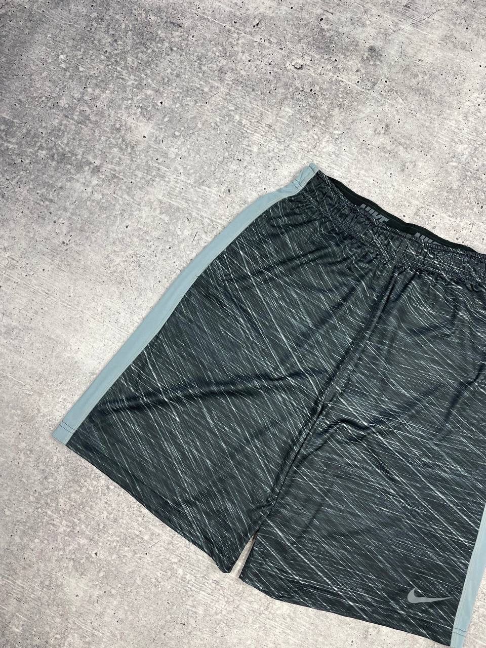 Nike Vintage Nike Y2K Style Drill Grey Wide Leg Casual Rap Shorts Size US 32 / EU 48 - 2 Thumbnail