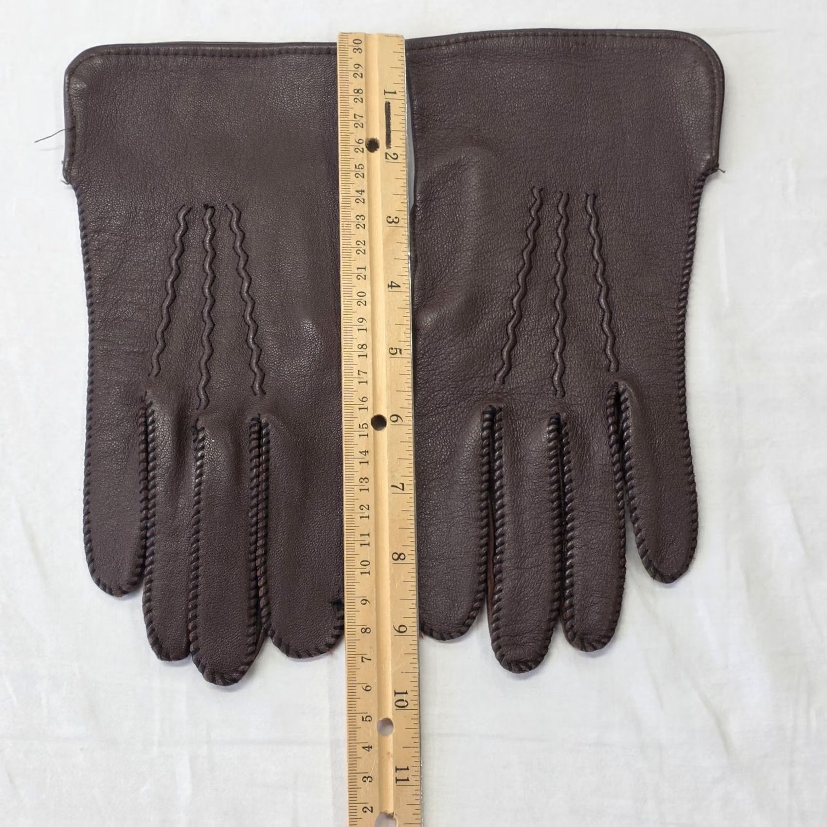 Vintage VINTAGE? No. (Ignore) Brown hand stitched leather gloves Mens sz 9 Office Preppy Stylish Light Weight Size ONE SIZE - 6 Thumbnail