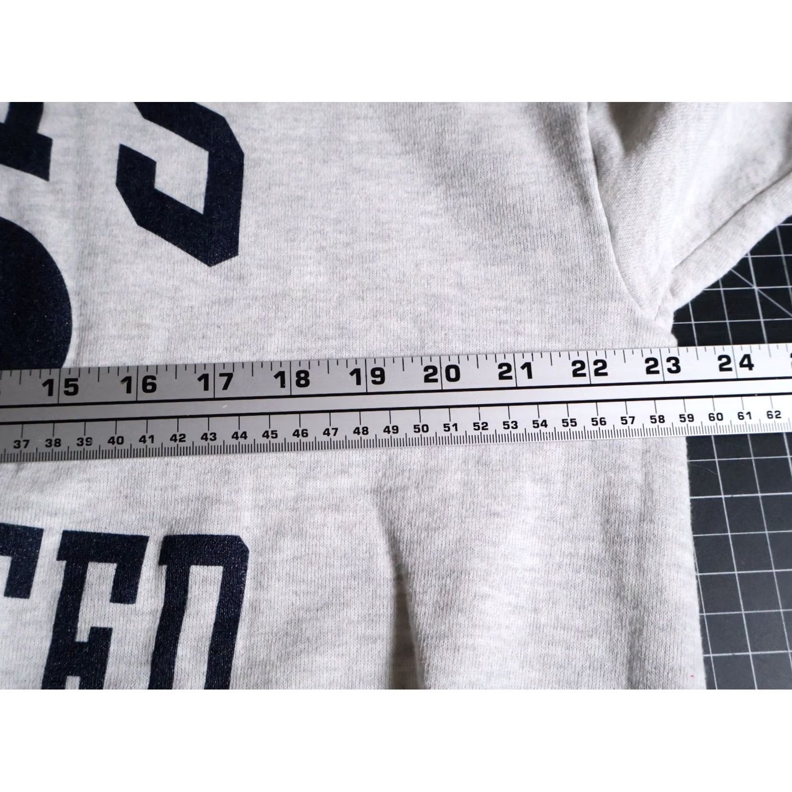 Jerzees VINTAGE 90s Sports Illustrated Sweatshirt Mens XL Heather Gray Jerzees 50/50 VTG Sweatshirt Mens XL Heather Gray Jerzees 50/50 VTG Size US XL / EU 56 / 4 - 5 Thumbnail