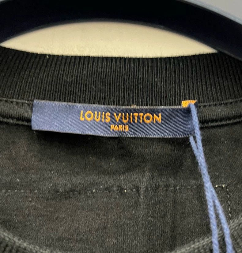 Louis Vuitton Louis Vuitton Full-print gesture short sleeve Size US L / EU 52-54 / 3 - 6 Thumbnail
