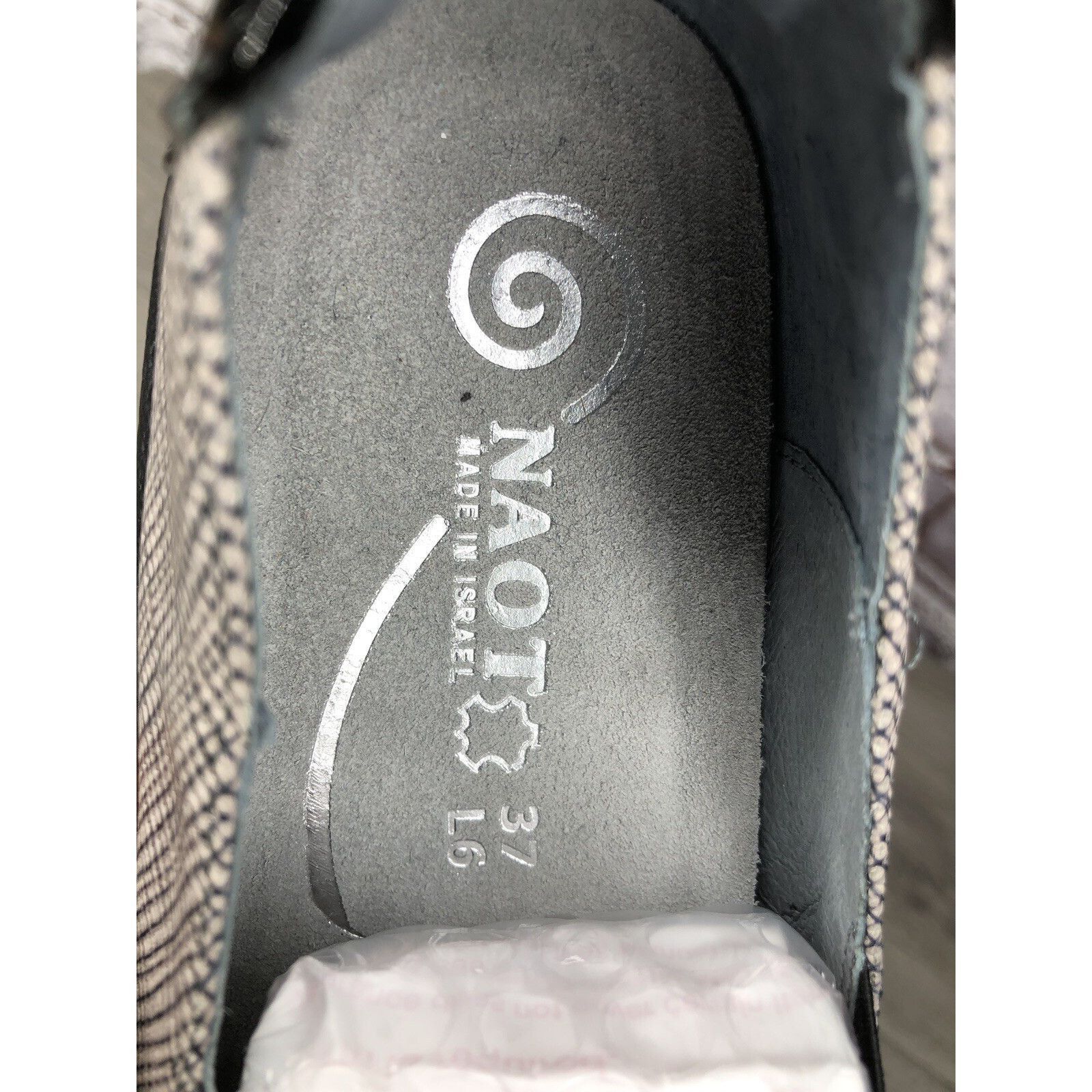 Other Naot Prescott Black Leather Grey Synthetic Comfort Casual Cl Size US 6 / IT 36 - 10 Thumbnail