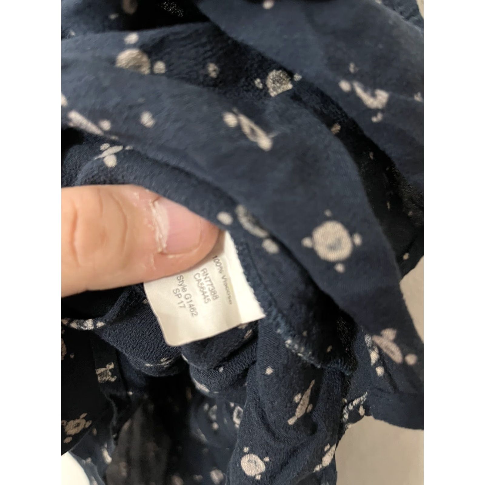 Madewell Madewell Memory Tank All Over Print Navy Blouse XS Geometric Chambray 100% Viscose Short Sleeve Round Neck Casual Women Blouse G1562 Size XS / US 0-2 / IT 36-38 - 5 Thumbnail
