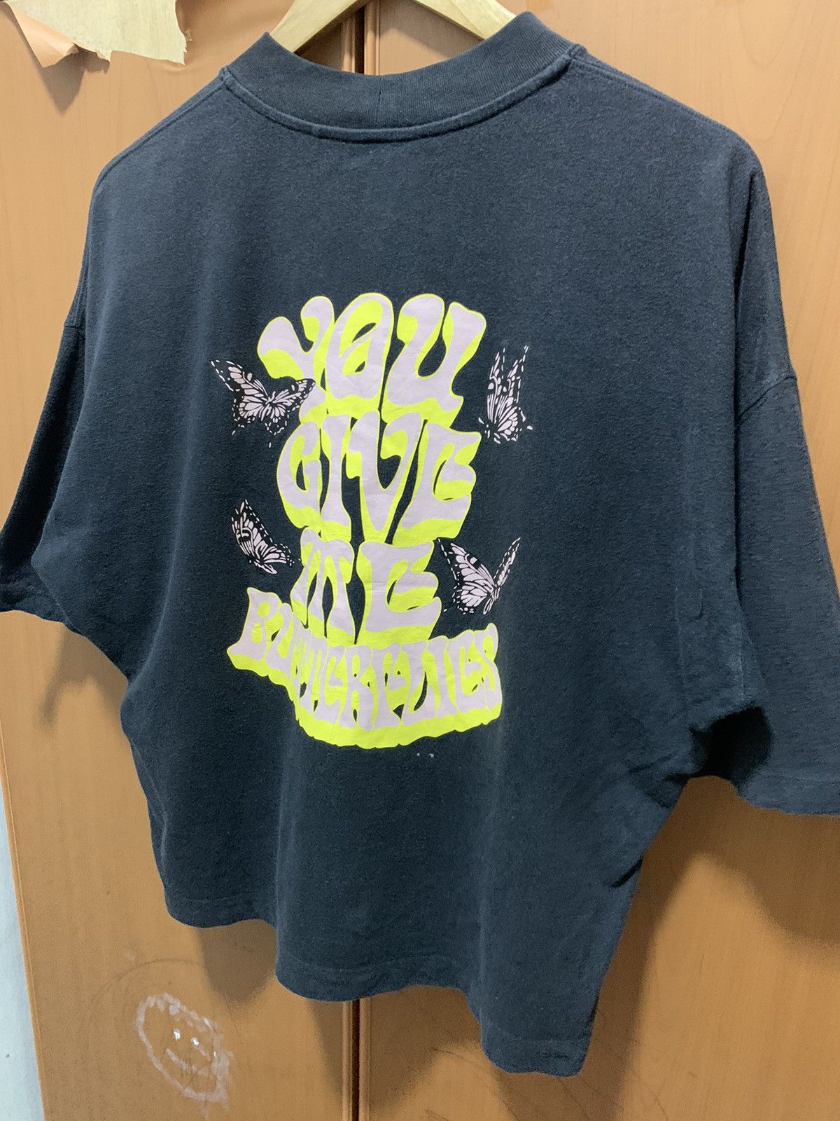 Uniqlo Uniclo You Give Me Butterfly Boxy Shirt Small Size US S / EU 44-46 / 1 - 7 Thumbnail