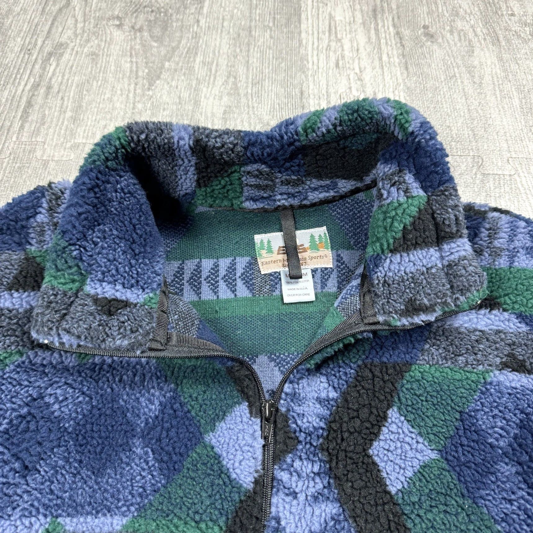 Eastern Mountain Sports VINTAGE EASTERN MOUNTAIN SPORTS EMS DEEP PILE PATTERNED FLEECE 1/4 ZIP SZ M USA MADE Size US M / EU 48-50 / 2 - 5 Thumbnail