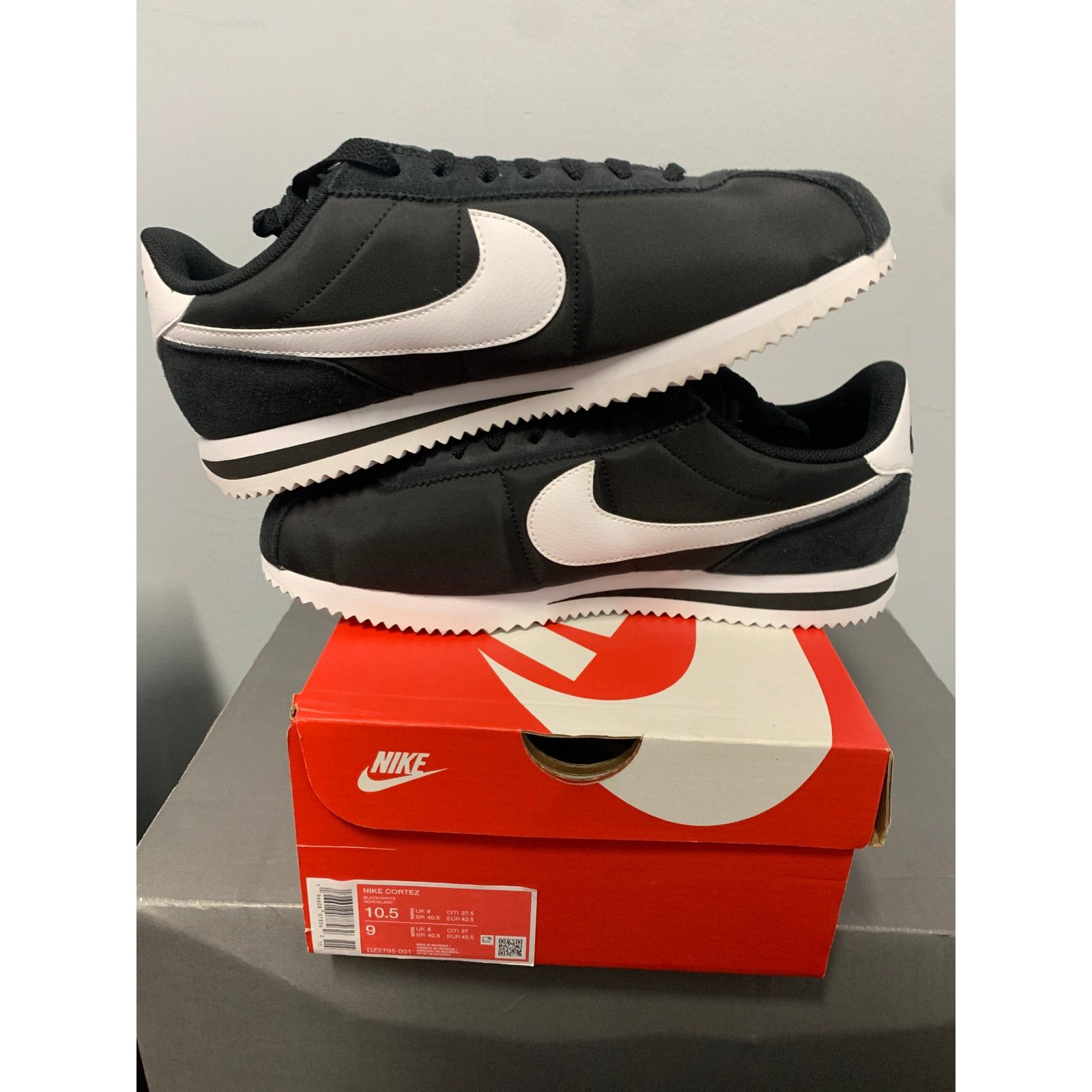 Nike Nike Cortez Nylon Black White Women's 10.5 NEW SHIPS NOW Size US 10.5 / IT 40.5 - 5 Thumbnail