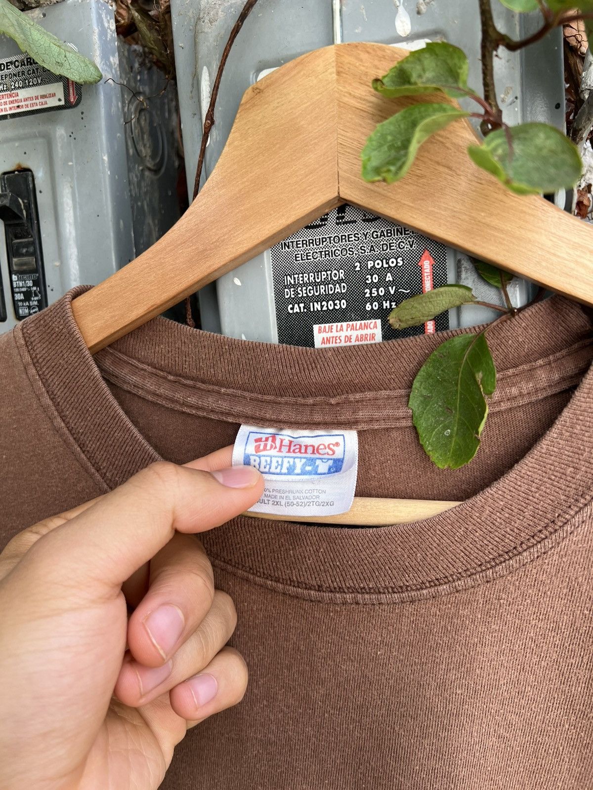 Vintage 90s East Bay Factory Souvenir Random Tee Size US XXL / EU 58 / 5 - 2 Thumbnail