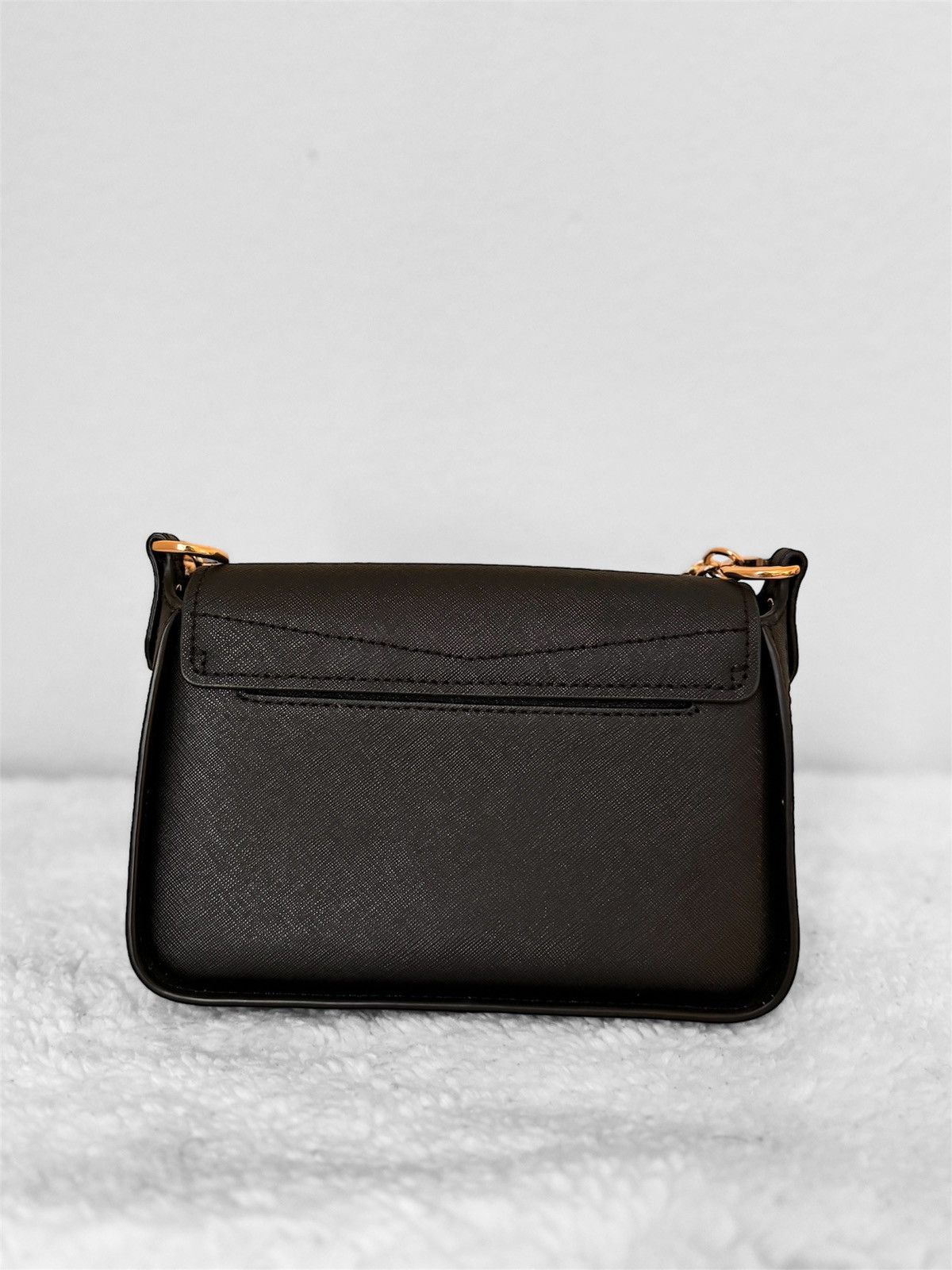 Michael Kors Michael Kors Black Leather Crossbody Bag Size ONE SIZE - 4 Thumbnail