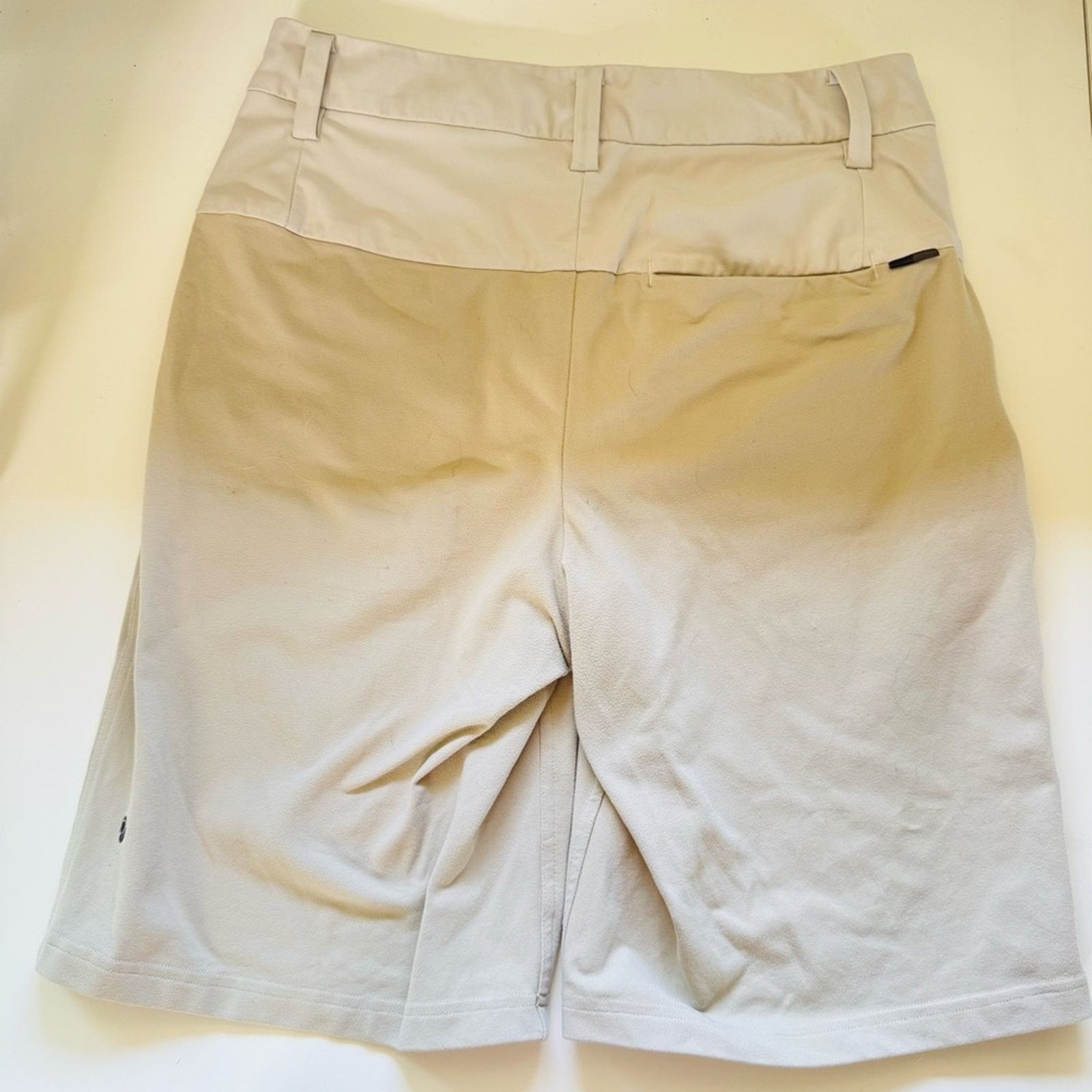 Lululemon LULULEMON Cream Tan Khaki Two Tone Casual Flat 10” Shorts 30 Size US 30 / EU 46 - 11 Thumbnail