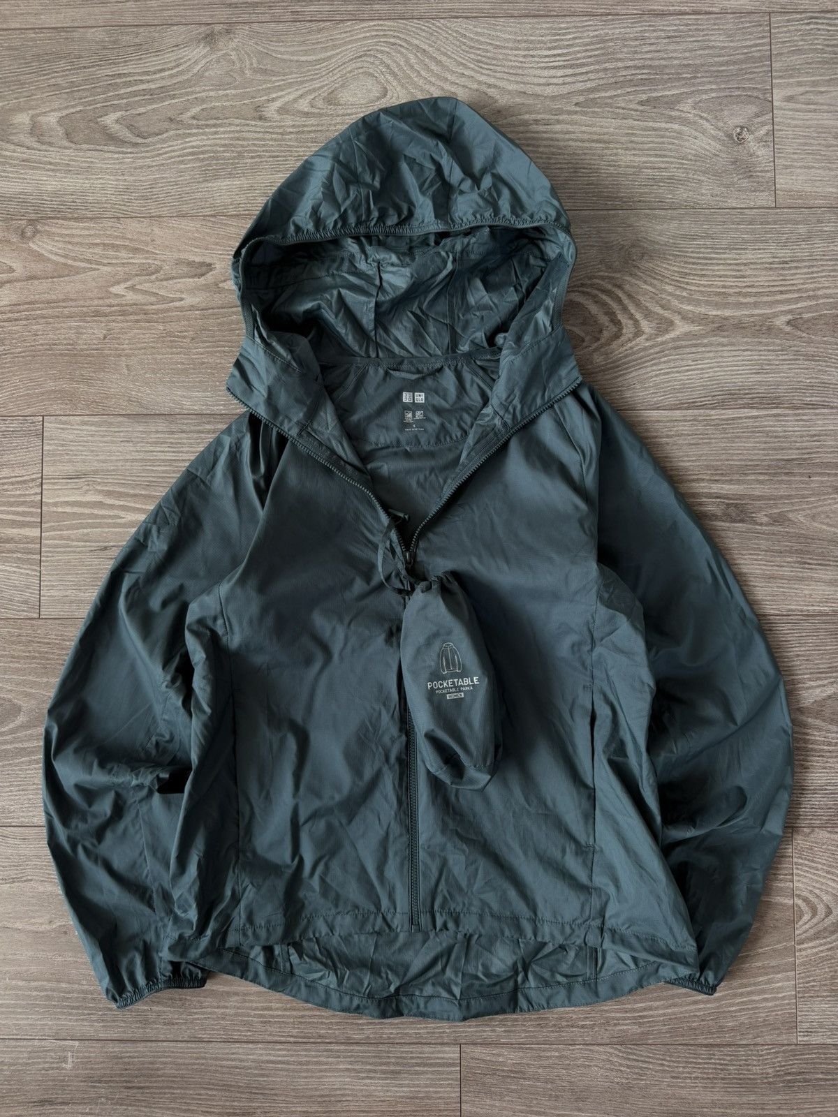 Uniqlo Uniqlo Hybrid Packable Outwear Monochrome Urban Style Jacket Size S / US 4 / IT 40 - 3 Thumbnail