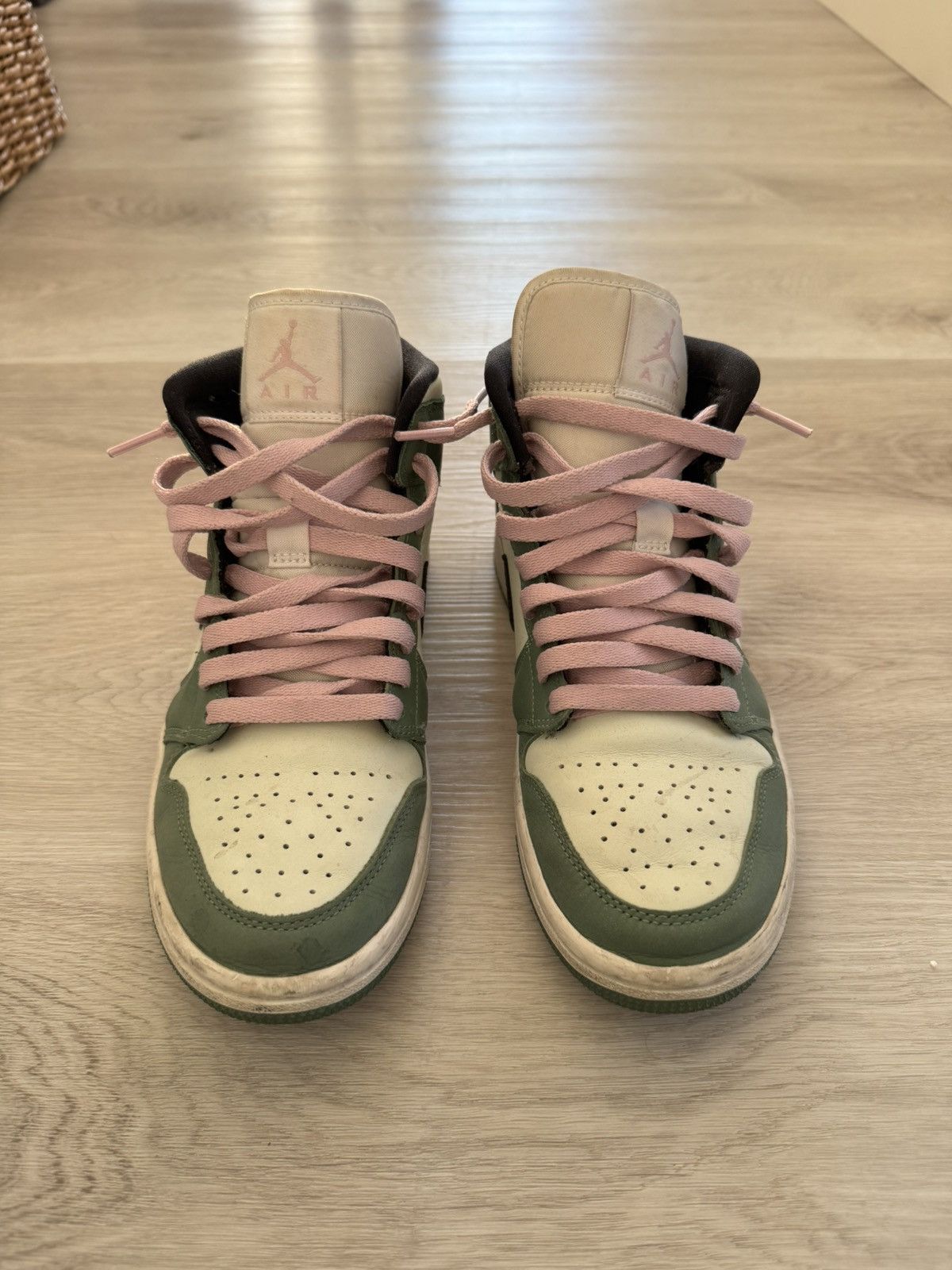 Jordan Brand Women’s Air Jordan Mid SE ‘Dutch Green’ Size US 7.5 / IT 37.5 - 3 Thumbnail