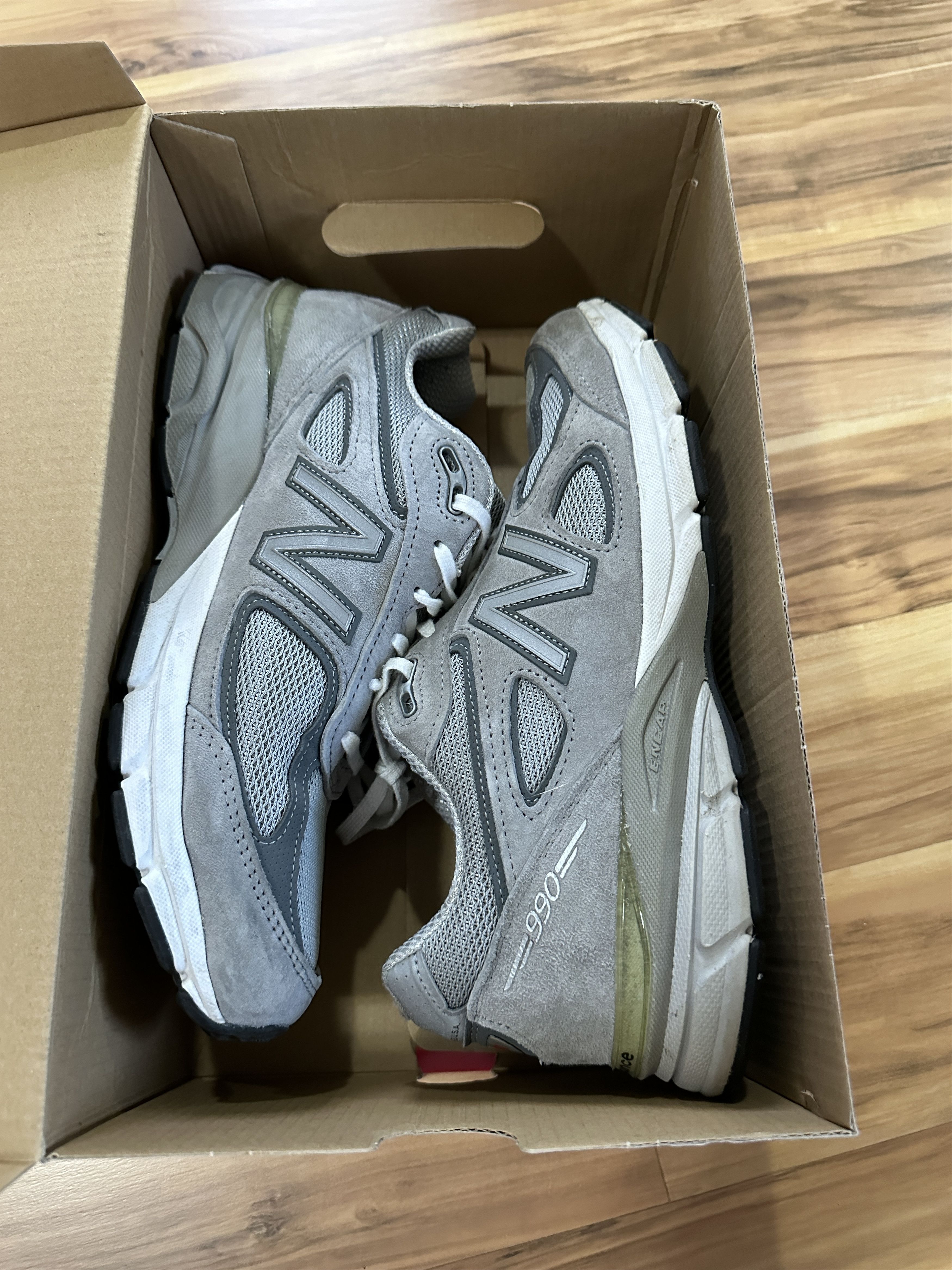 New Balance New Balance 990v4 Light Grey Size 9 Size US 9 / EU 42 - 1 Thumbnail