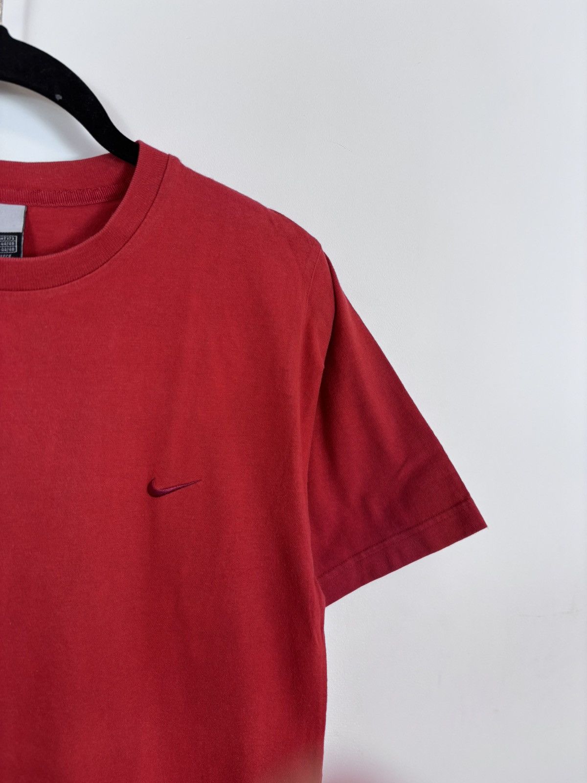 Nike Vintage Nike Y2K Red Swoosh Hype T-Shirt Tee Size US S / EU 44-46 / 1 - 4 Thumbnail