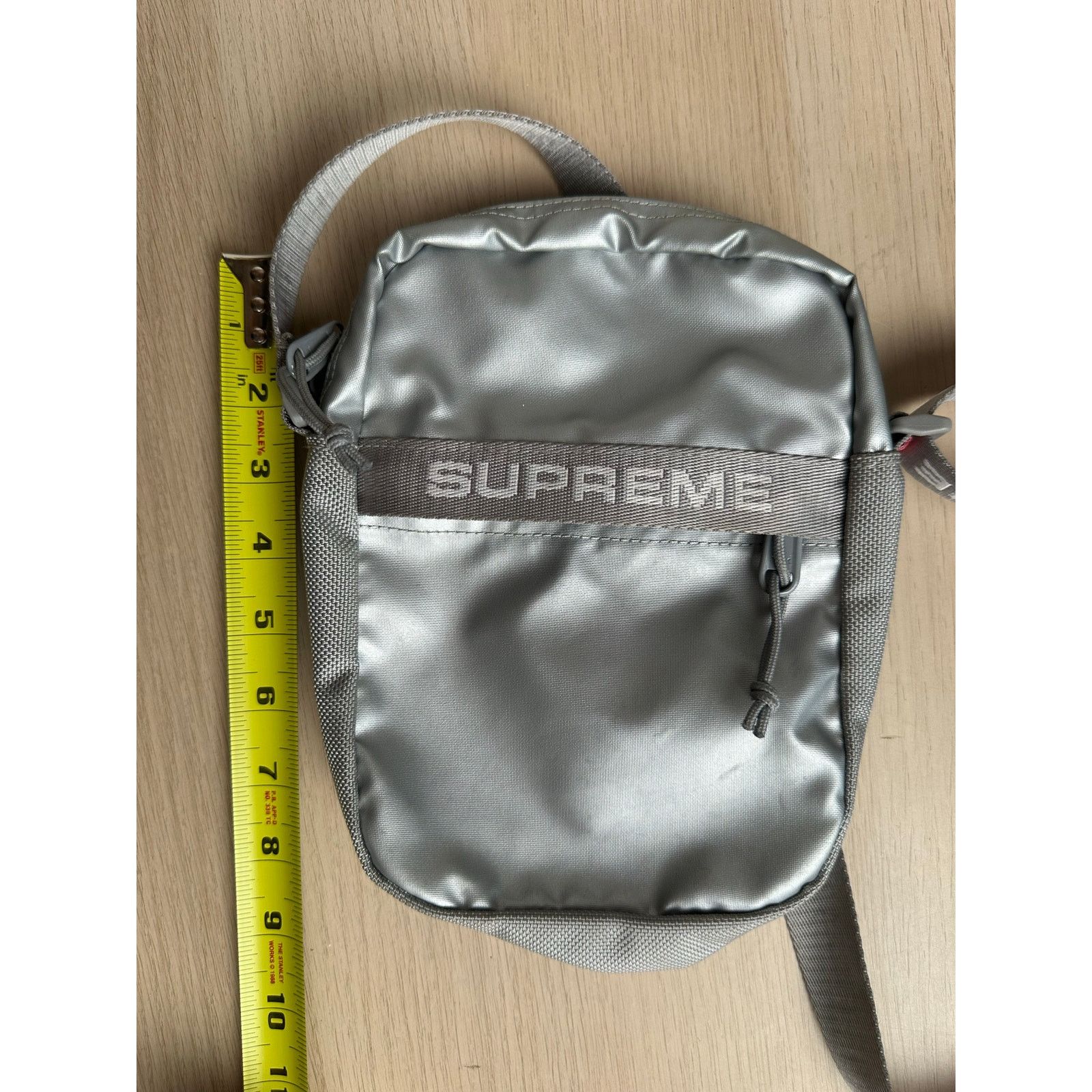 Supreme Supreme Silver Shoulder Bag (FW22) - Mint Size ONE SIZE - 3 Thumbnail