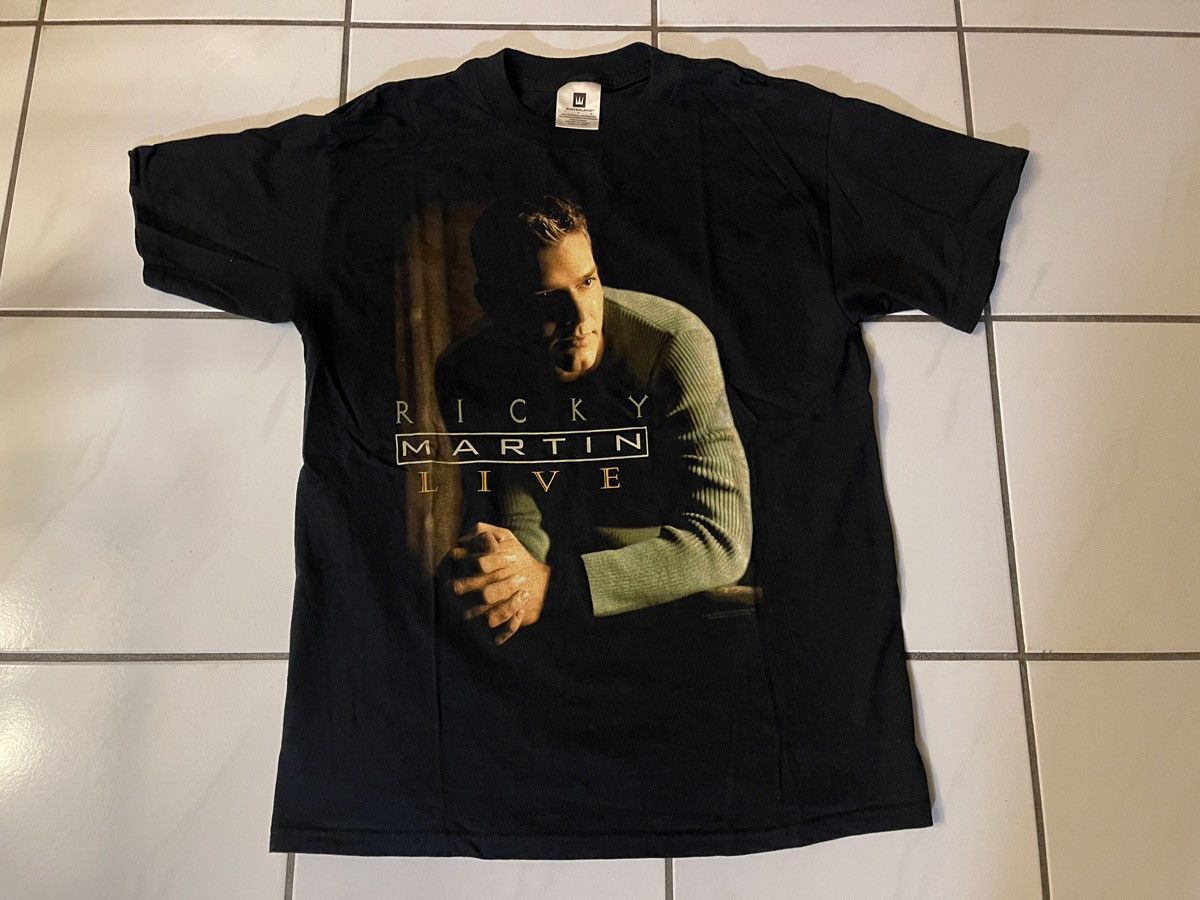Vintage Vintage Ricky Martin Livin La Vida Loca Concert Tour T-Shirt Size US L / EU 52-54 / 3 - 1 Thumbnail