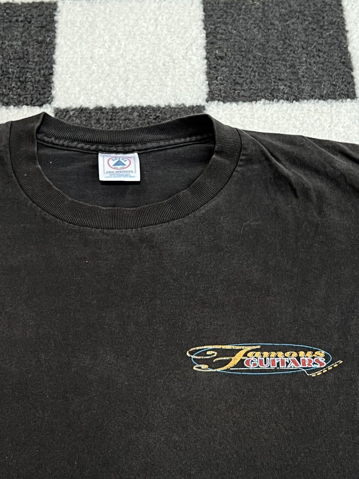 Vintage Vintage 1999 Faded Famous Guitars tee Size US XL / EU 56 / 4 - 4 Thumbnail